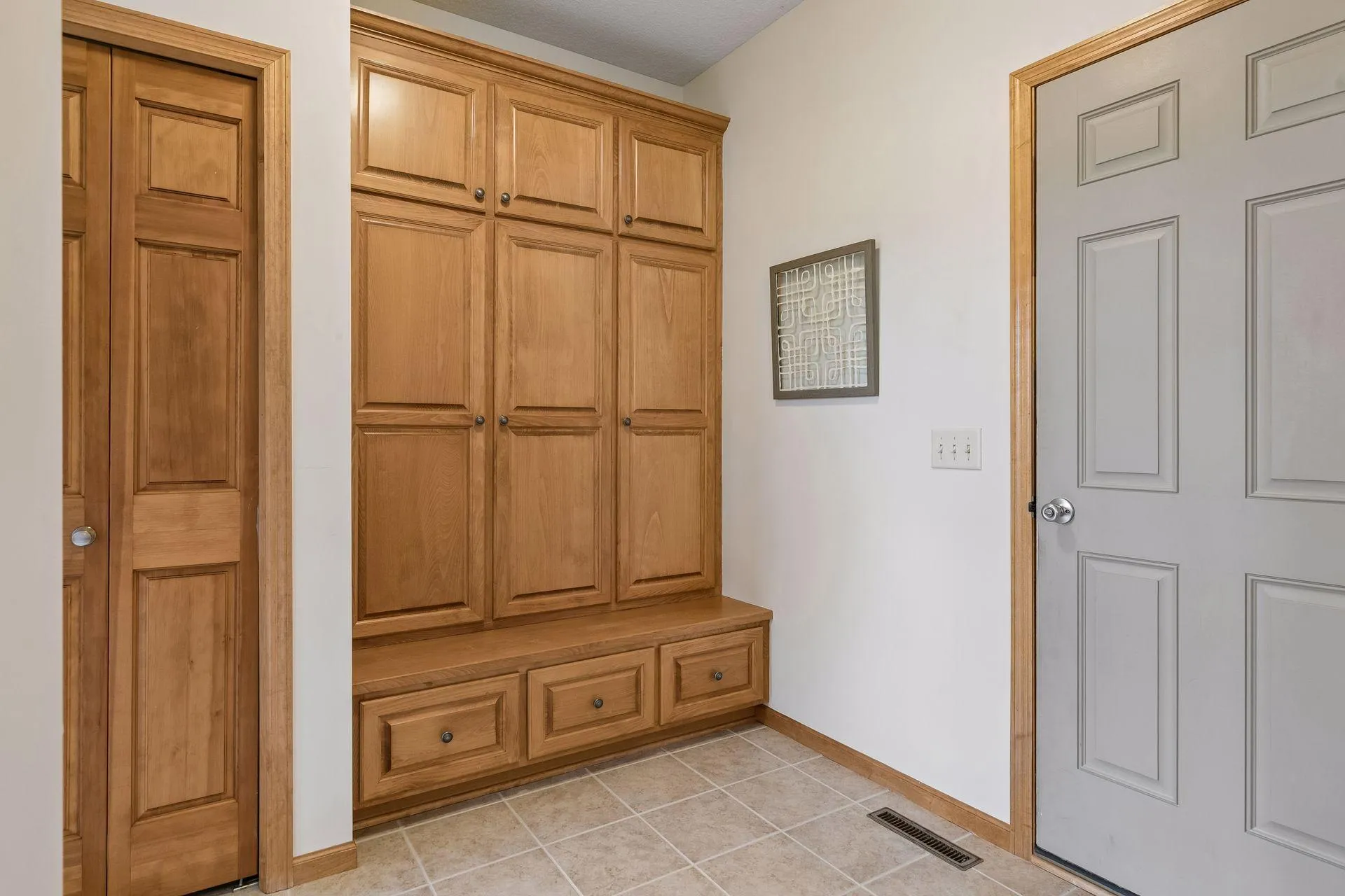 Photo 17 of 1711 Deephaven Drive