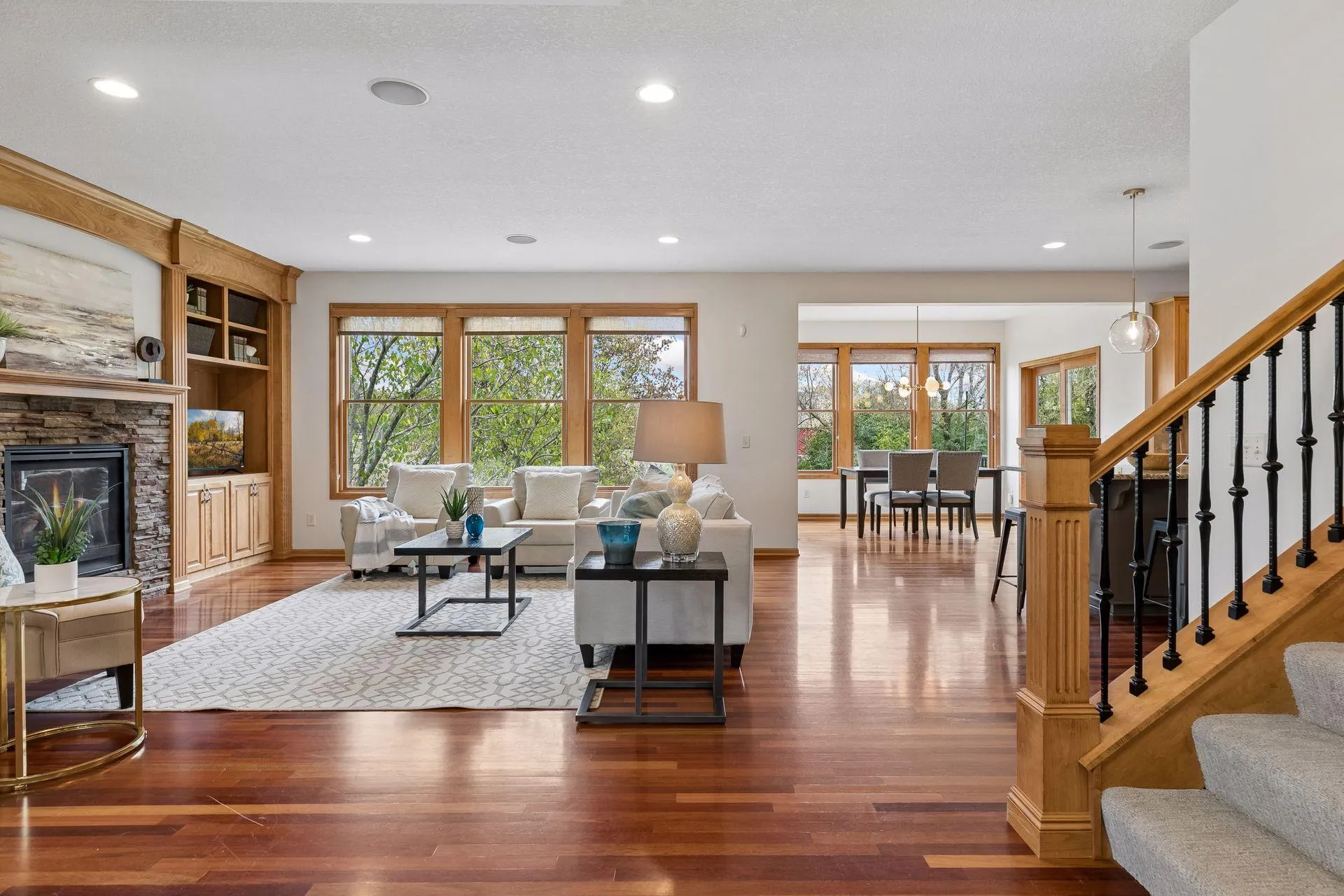 Photo 8 of 1711 Deephaven Drive