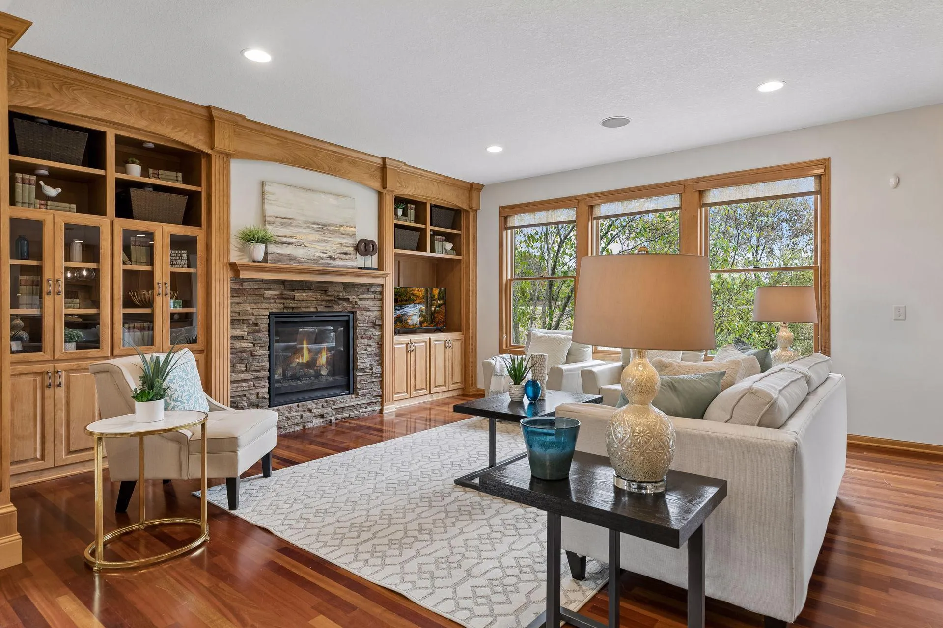 Photo 10 of 1711 Deephaven Drive
