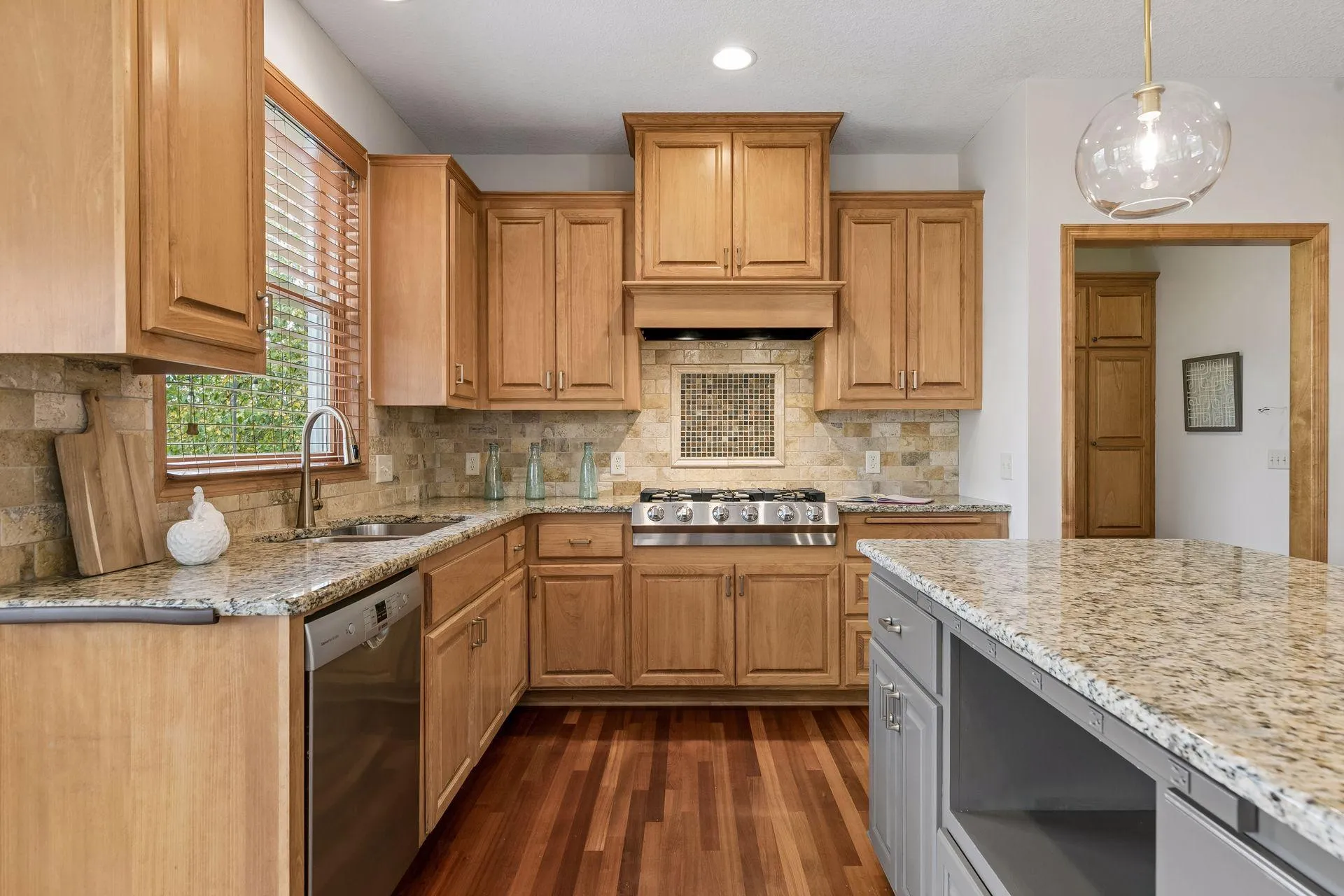 Photo 14 of 1711 Deephaven Drive
