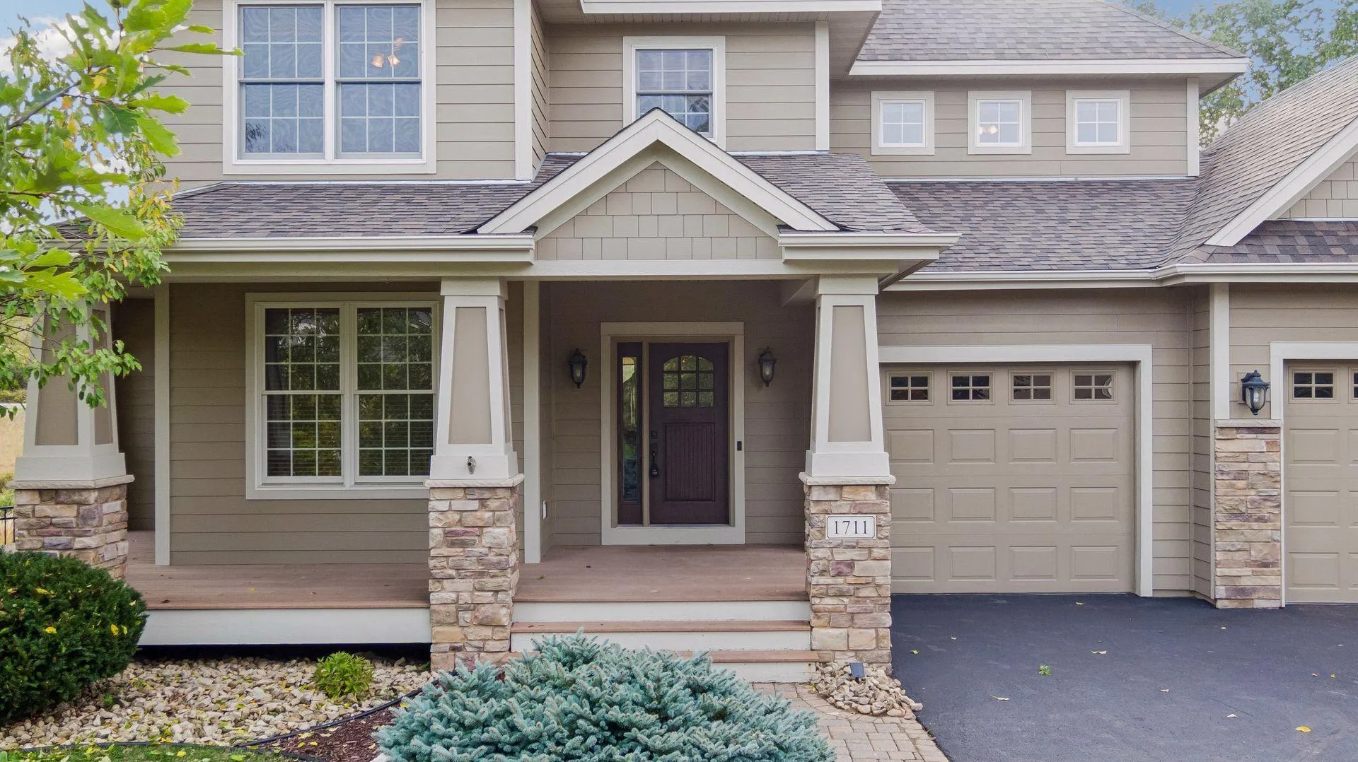Photo 6 of 1711 Deephaven Drive