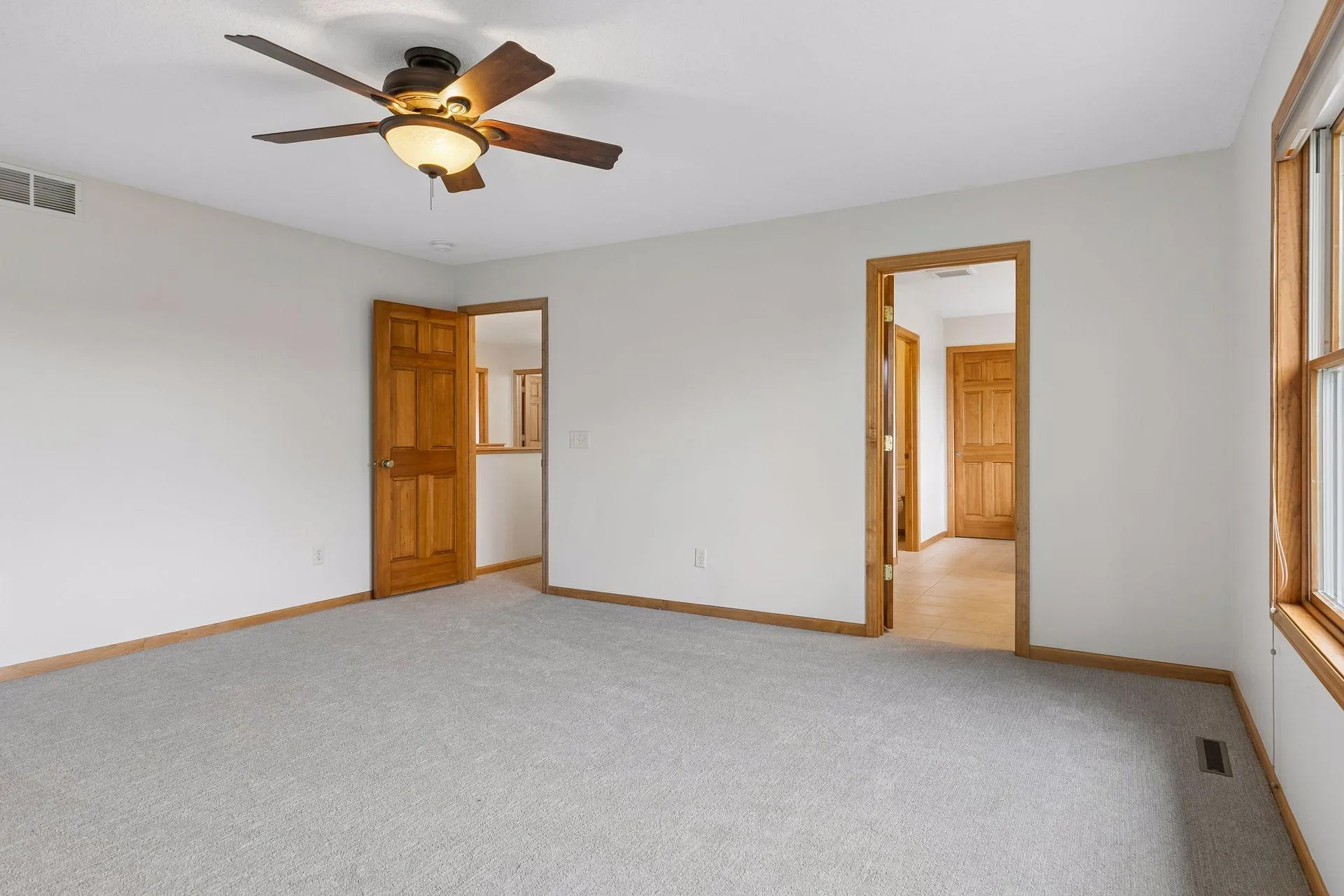 Photo 36 of 1711 Deephaven Drive
