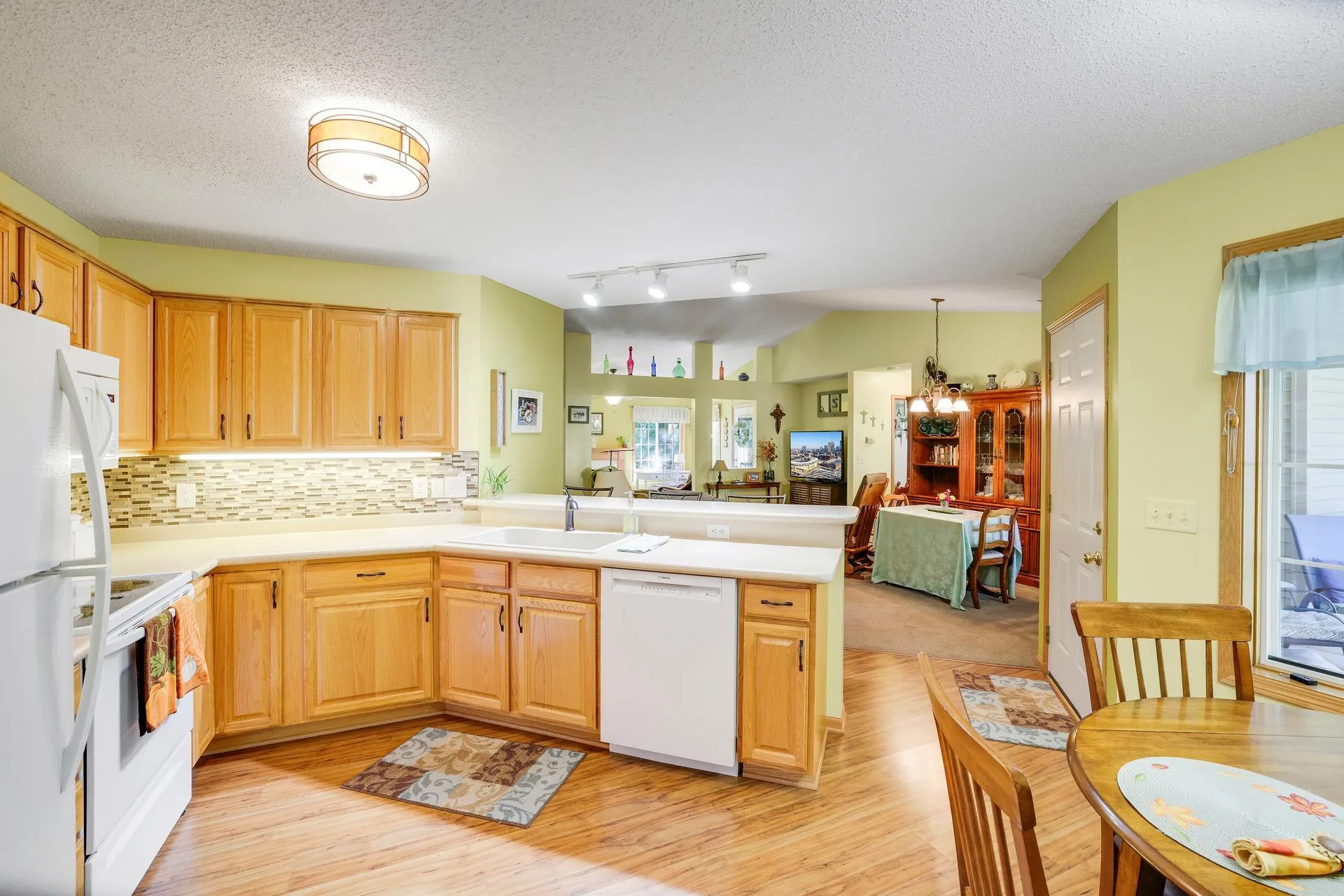 Photo 13 of 7684 Palisades Ne Avenue