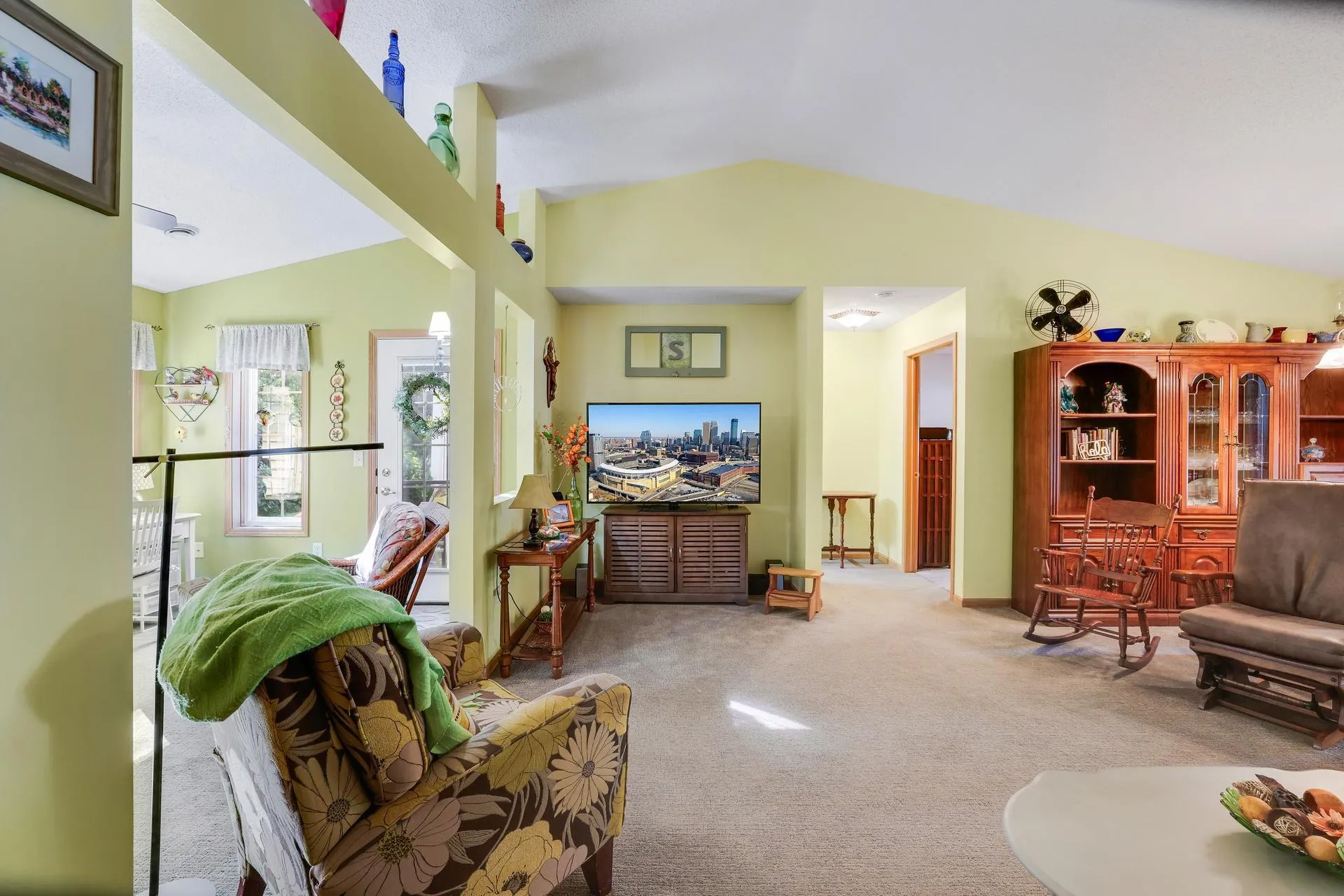 Photo 10 of 7684 Palisades Ne Avenue