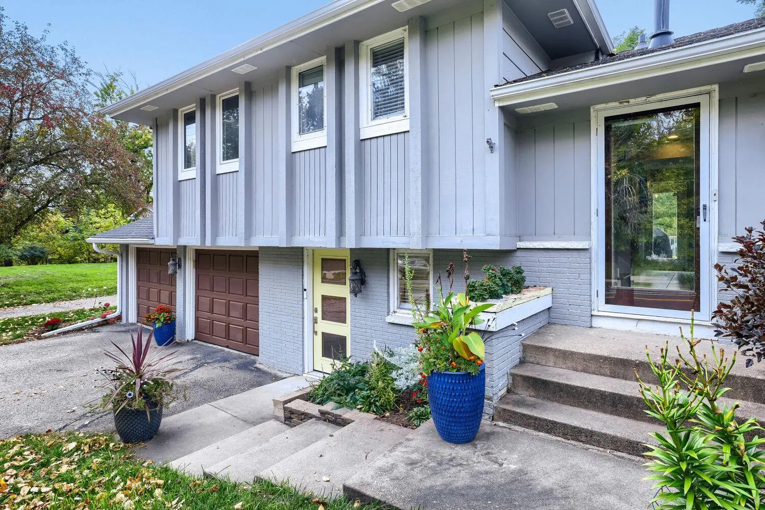 Photo 2 of 5608 Tracy Avenue