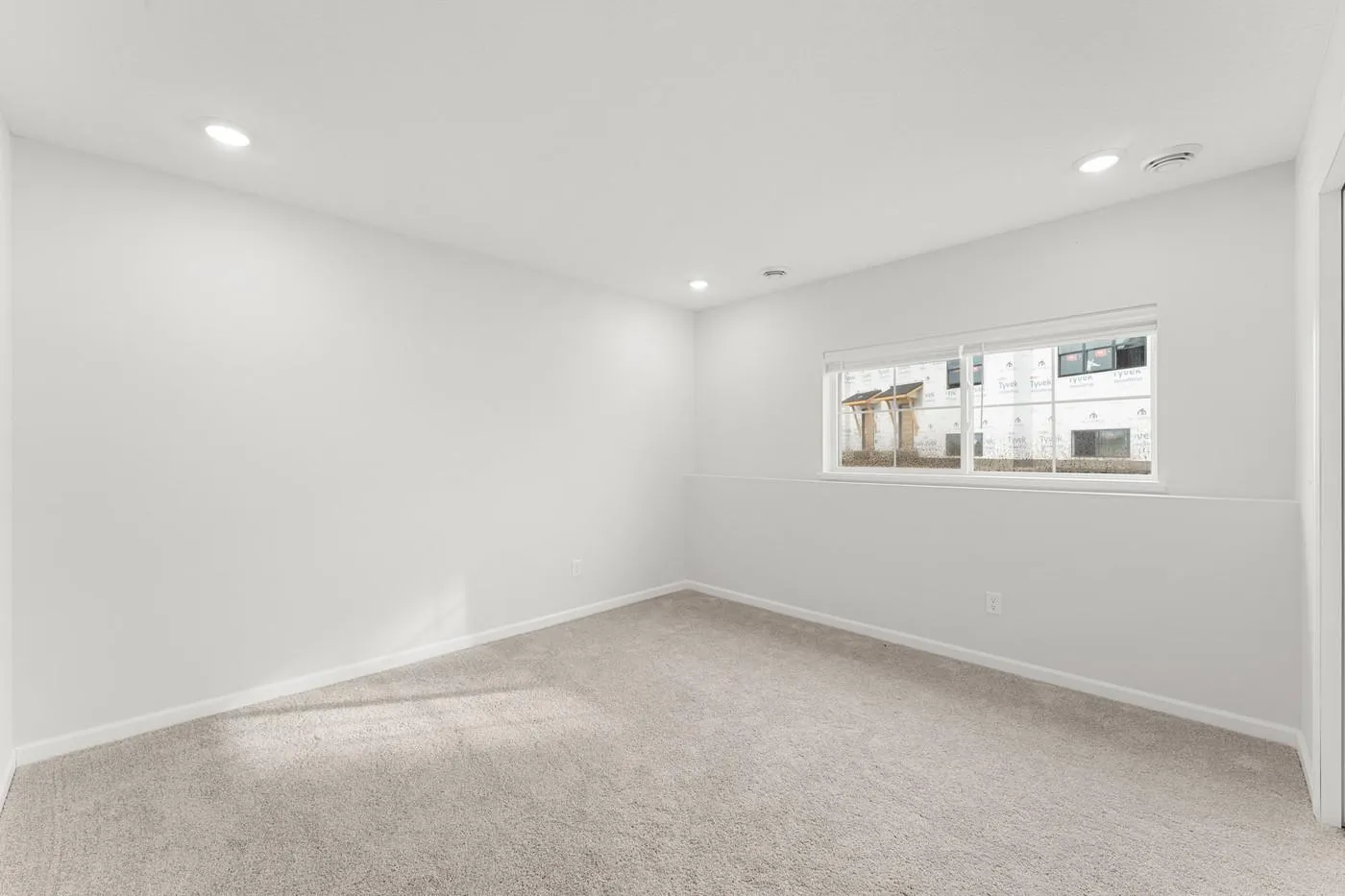 Photo 5 of 10368 Birchwood Circle