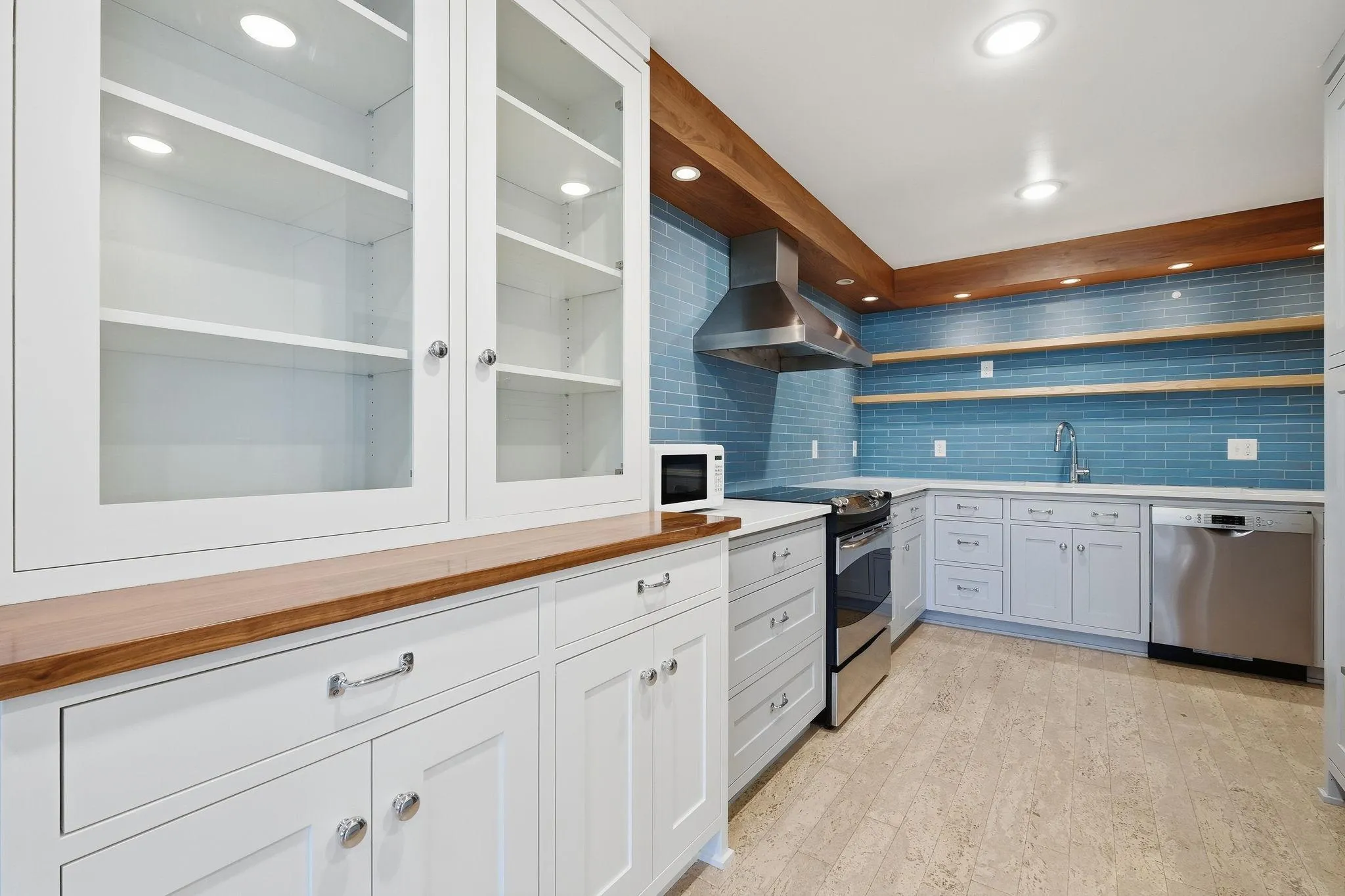 Photo 9 of 4360 Brookside Court Unit 211