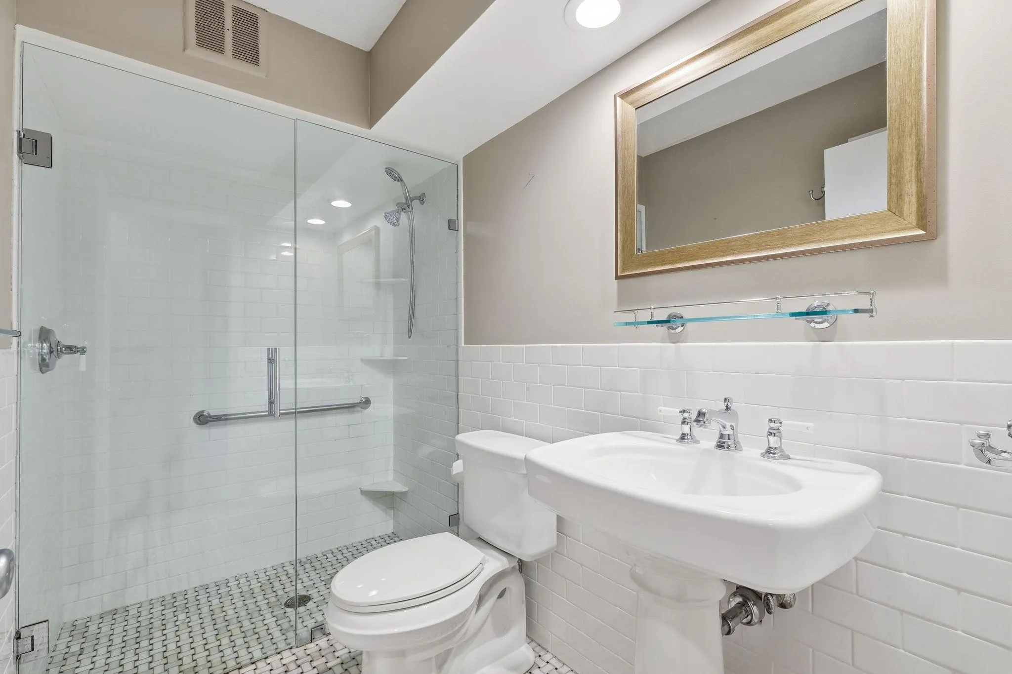 Photo 17 of 4360 Brookside Court Unit 211