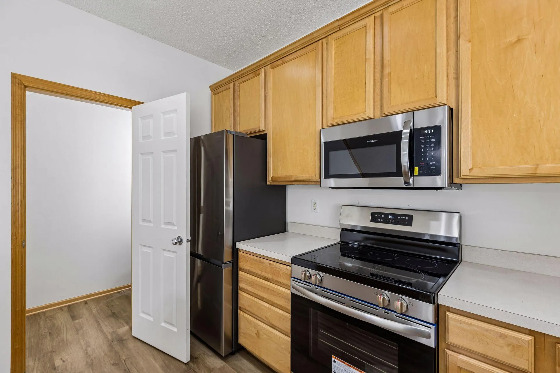 Photo 10 of 7616 Southridge Lane
