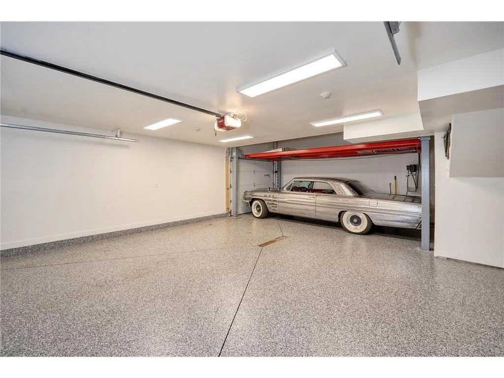 Photo 21 of 1290 Snelling Avenue N