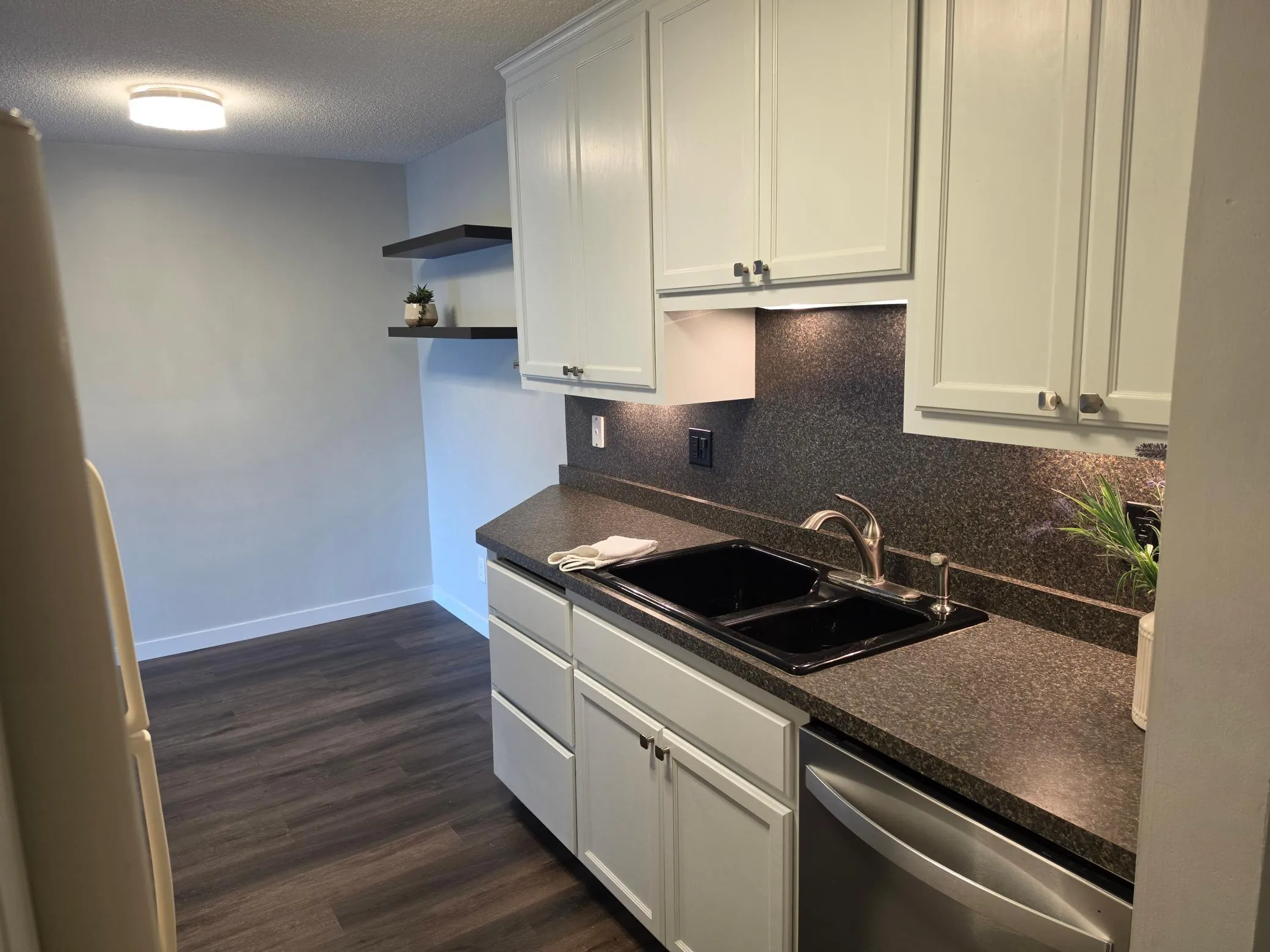 Photo 6 of 401 E Burnsville Parkway Unit 124