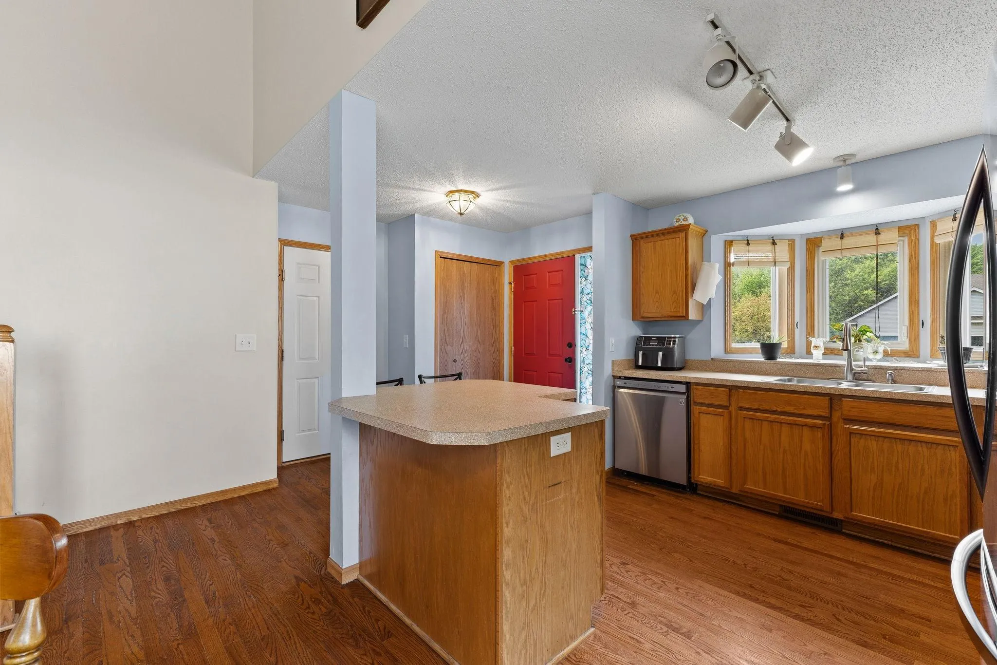 Photo 4 of 30731 Redding Avenue