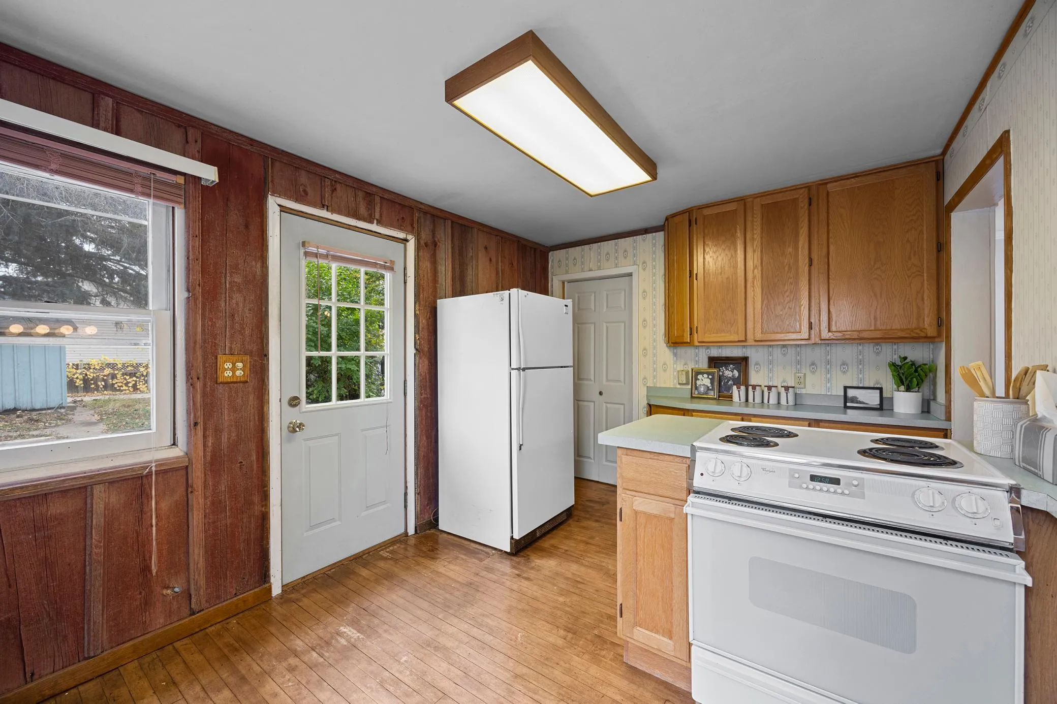Photo 17 of 245 8th N Avenue
