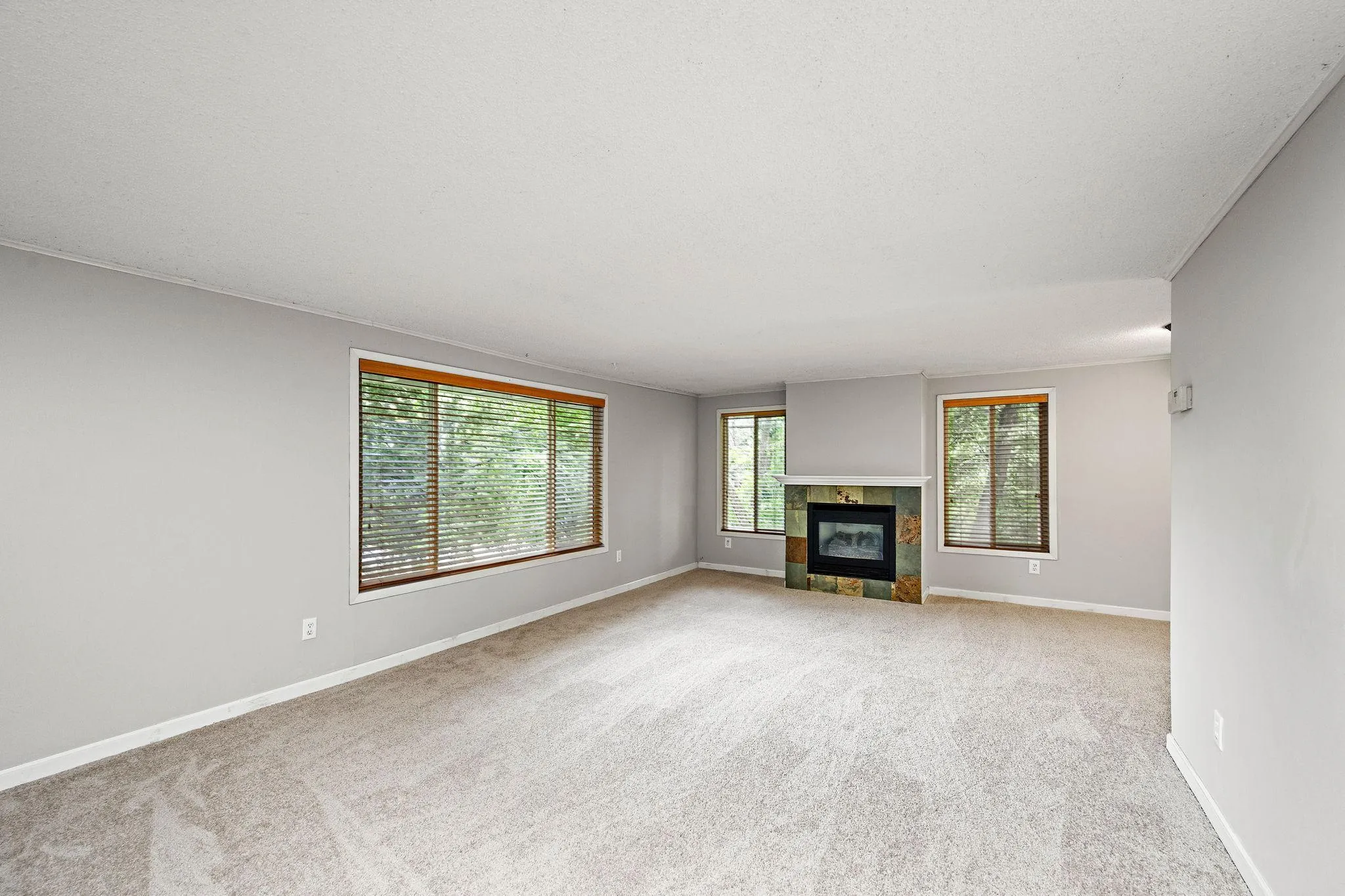 Photo 7 of 5200 Greenwood Circle