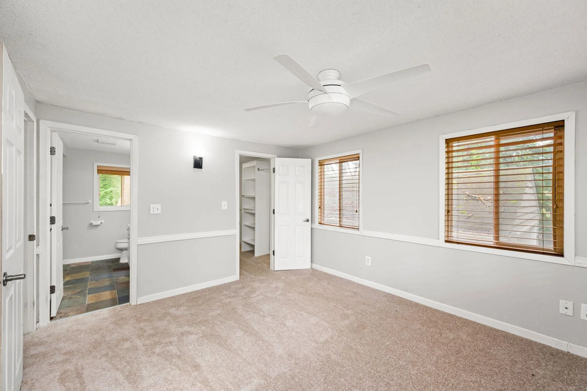 Photo 18 of 5200 Greenwood Circle