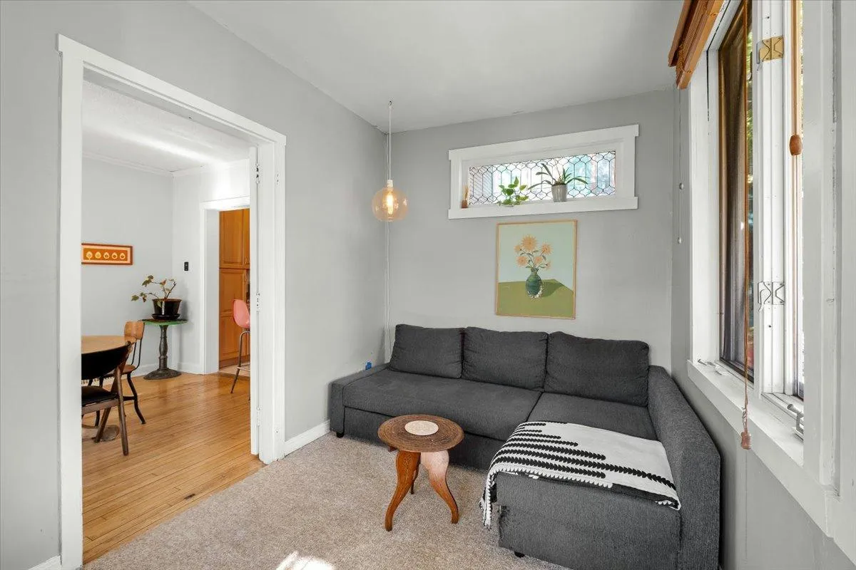 Photo 9 of 2637 2nd S Avenue