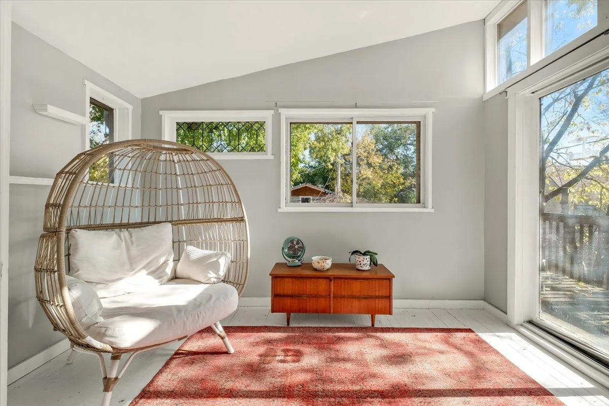 Photo 16 of 2637 2nd S Avenue