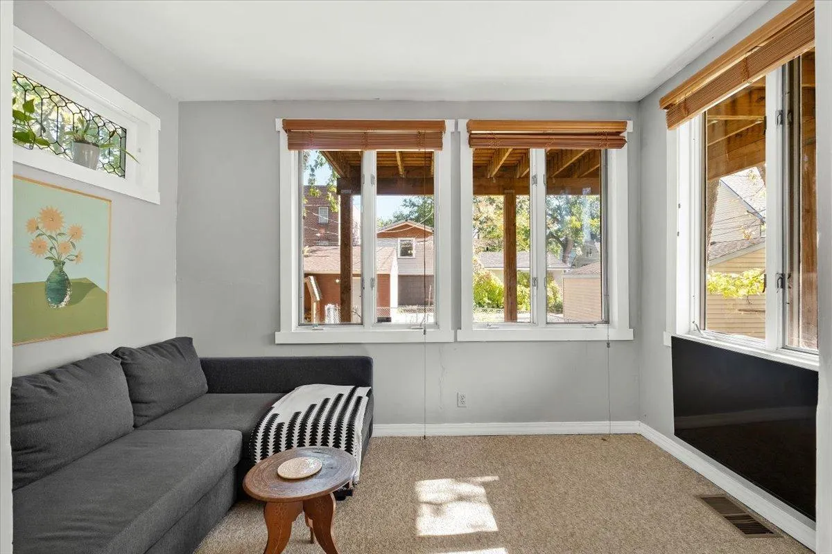 Photo 8 of 2637 2nd S Avenue
