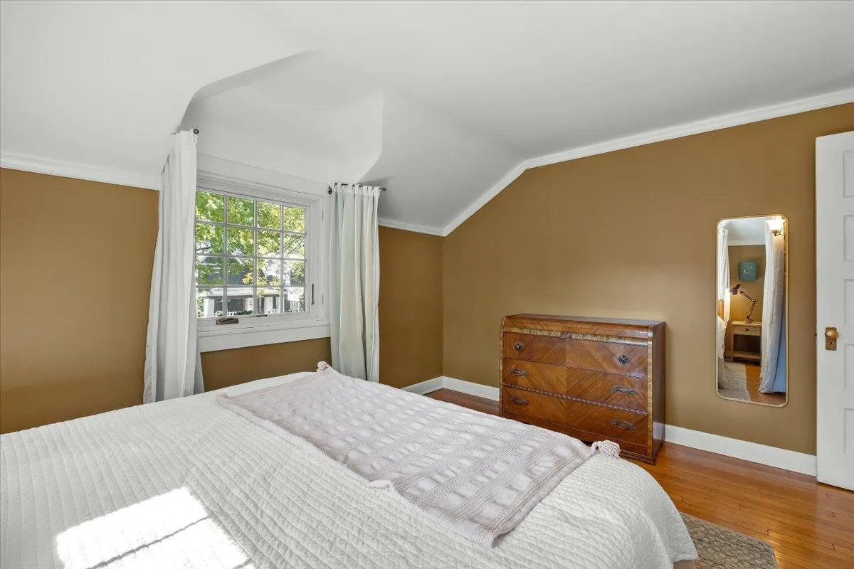 Photo 13 of 2637 2nd S Avenue