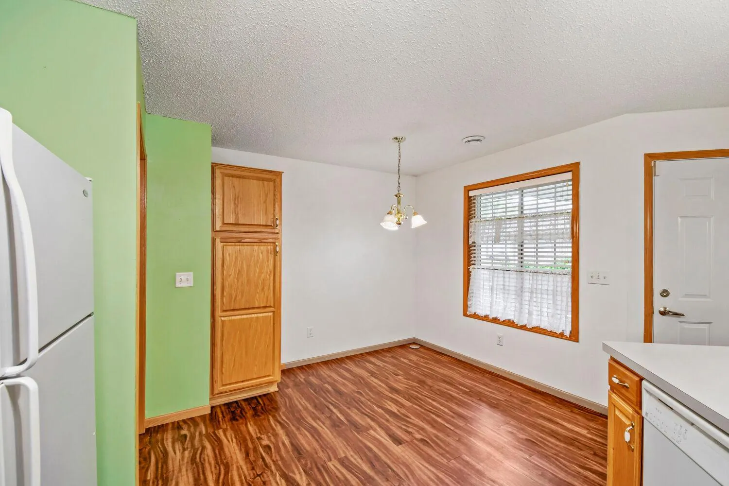 Photo 16 of 7630 Palisades Ne Avenue