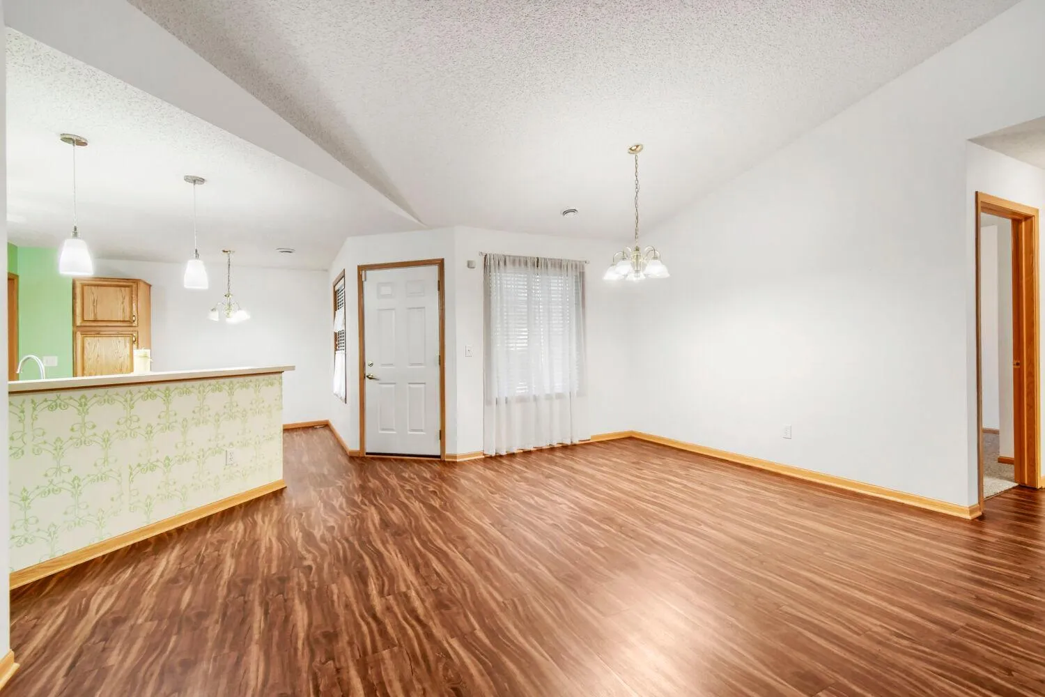 Photo 9 of 7630 Palisades Ne Avenue