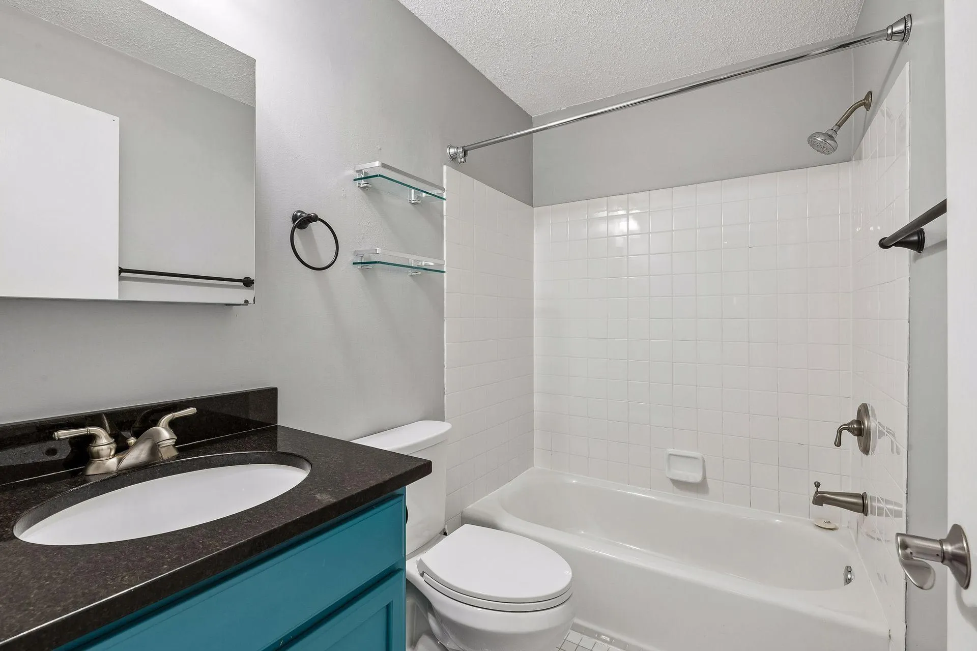 Photo 13 of 3540 Hennepin Avenue Unit 210