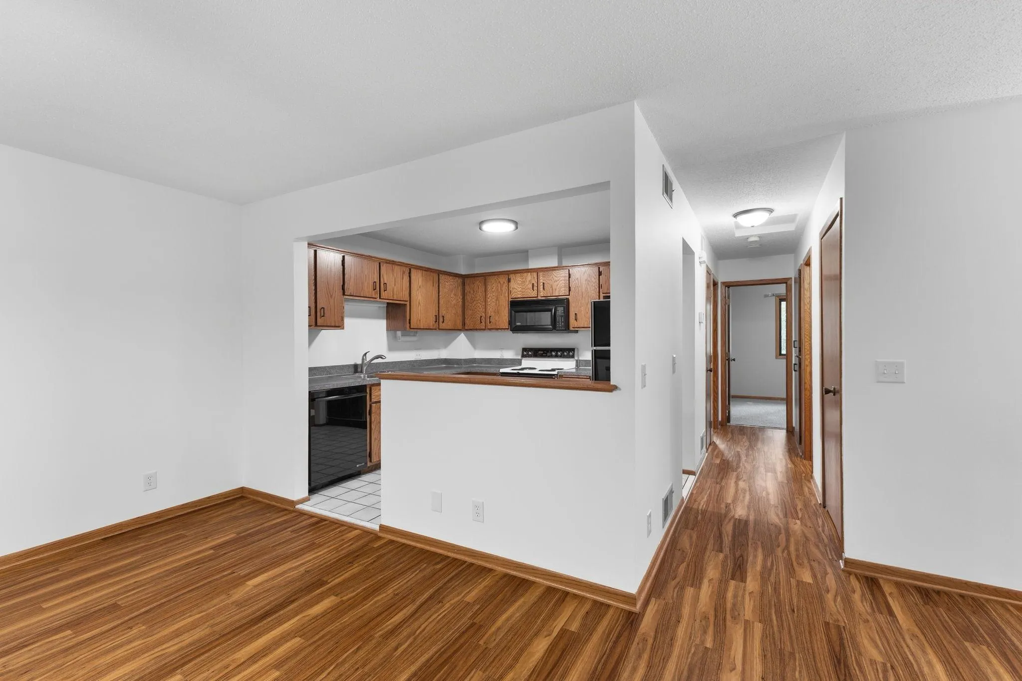 Photo 15 of 109 South Drive Unit Unit E