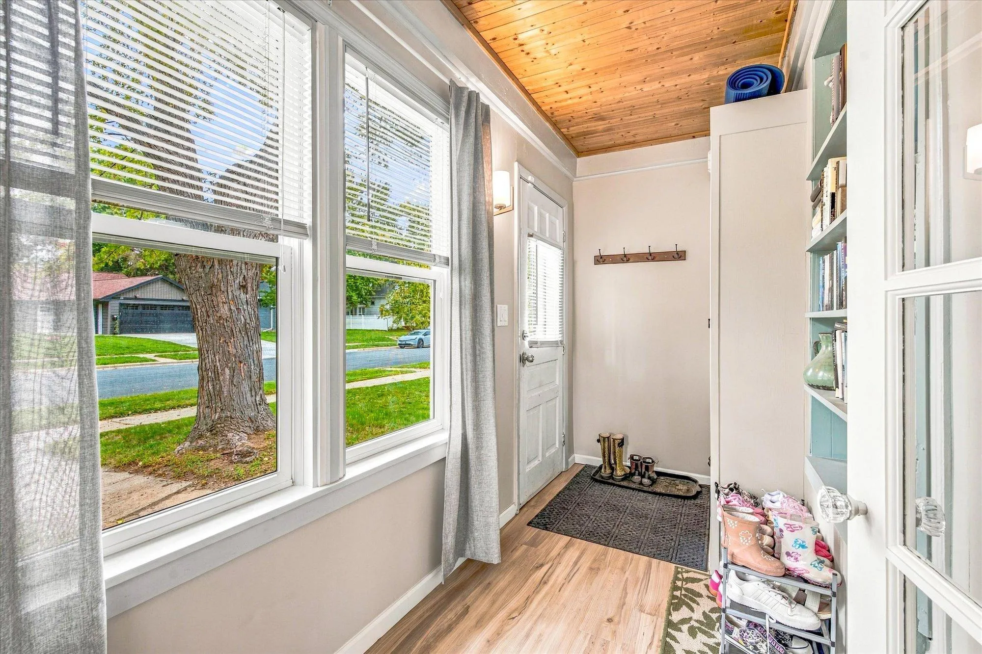 Photo 6 of 637 3rd Sw Avenue