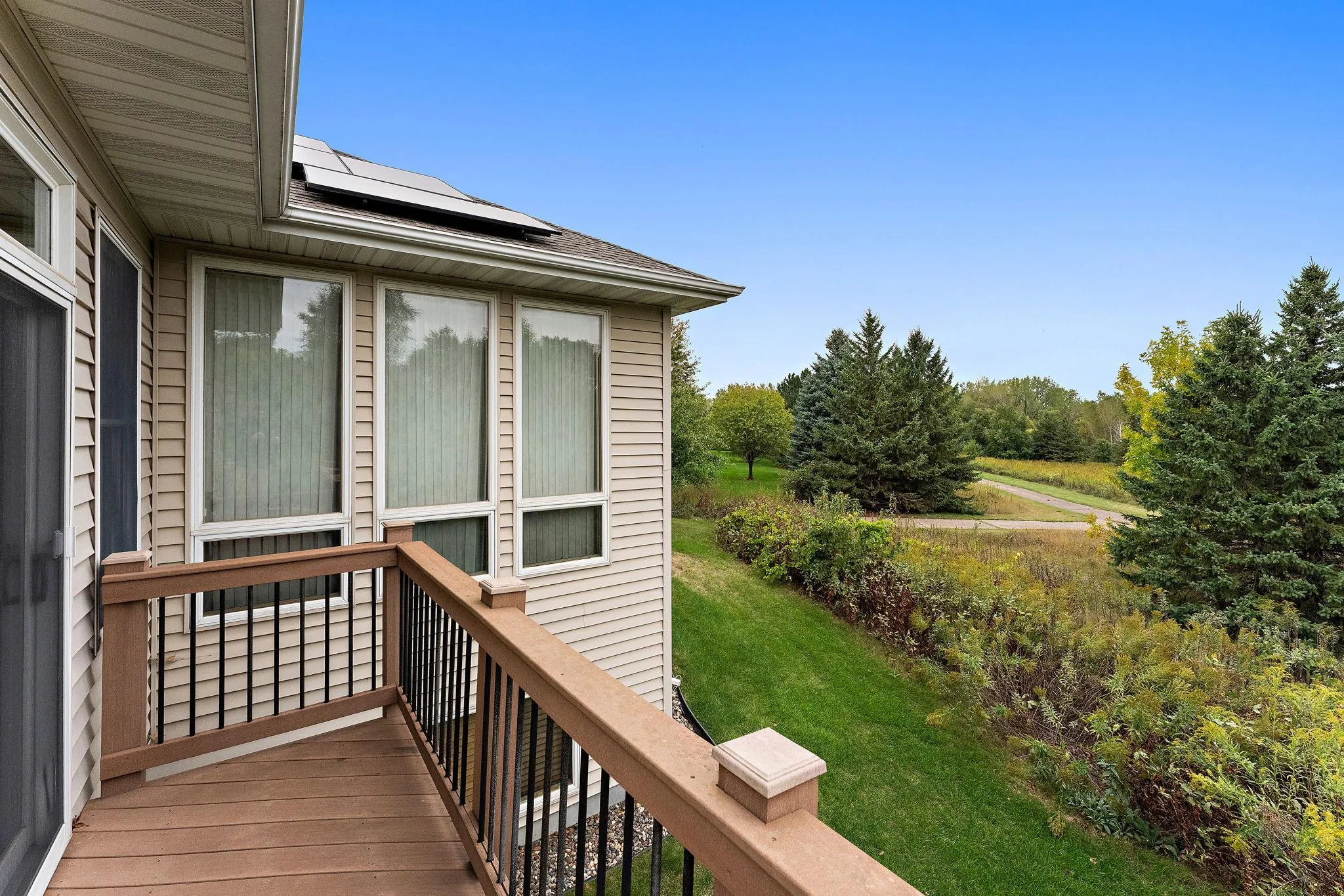 Photo 5 of 10547 Hawthorn Court