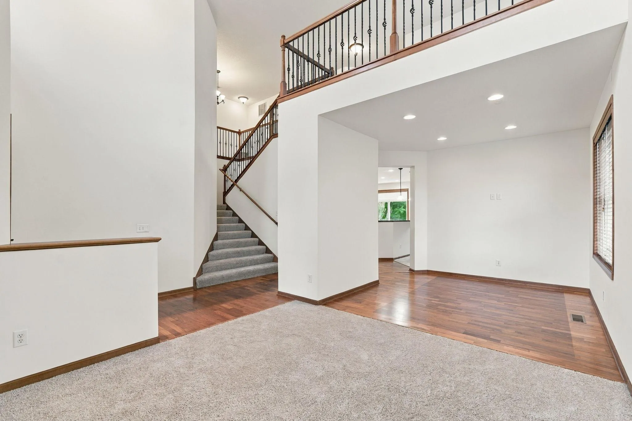Photo 2 of 6813 67th Ne Street