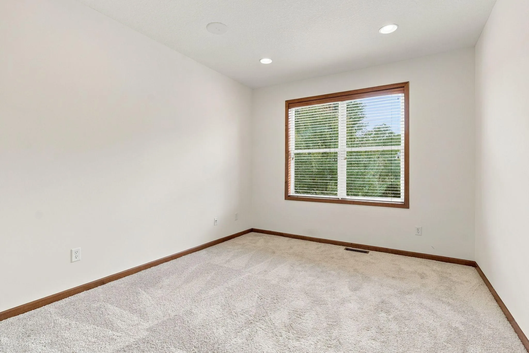 Photo 9 of 6813 67th Ne Street