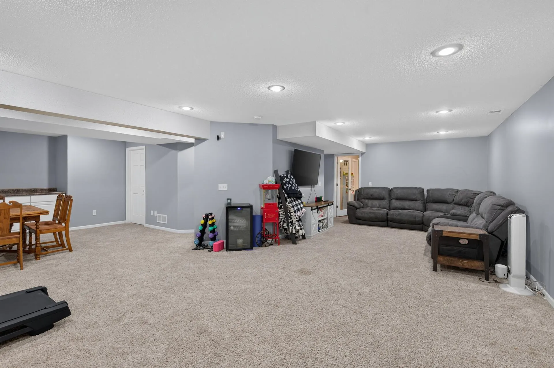 Photo 36 of 738 Greten Lane