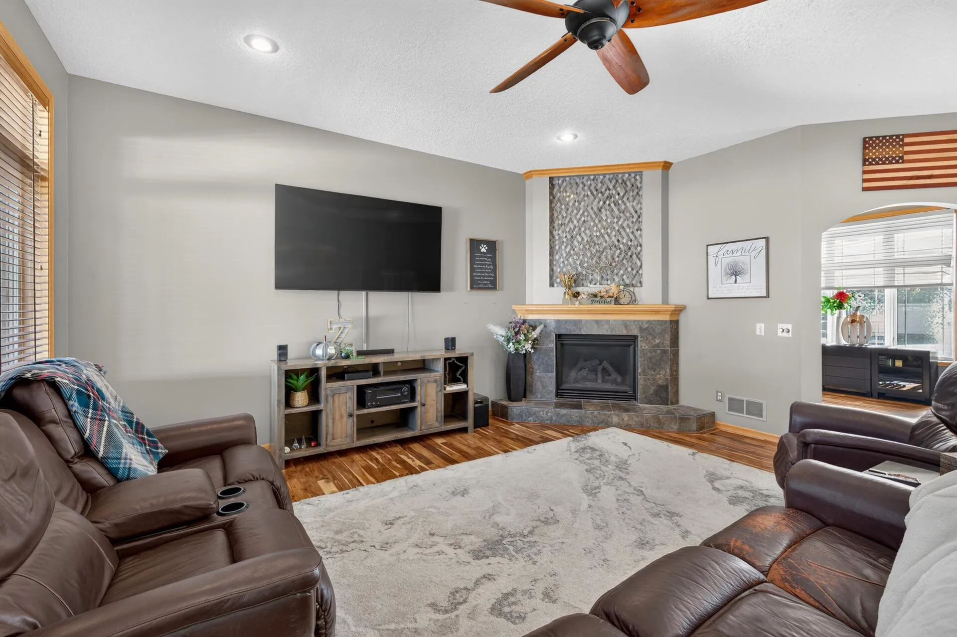 Photo 7 of 738 Greten Lane