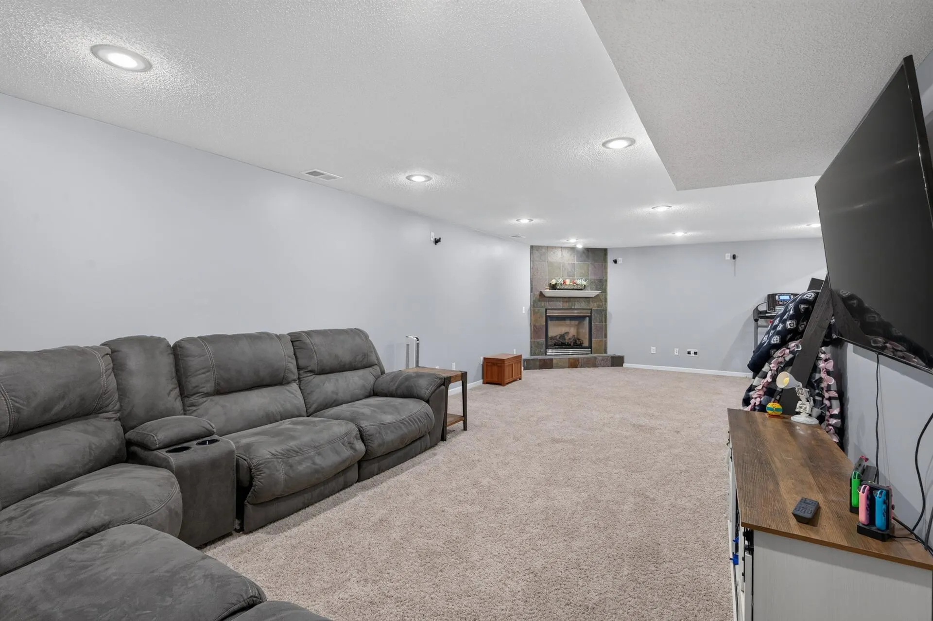 Photo 39 of 738 Greten Lane