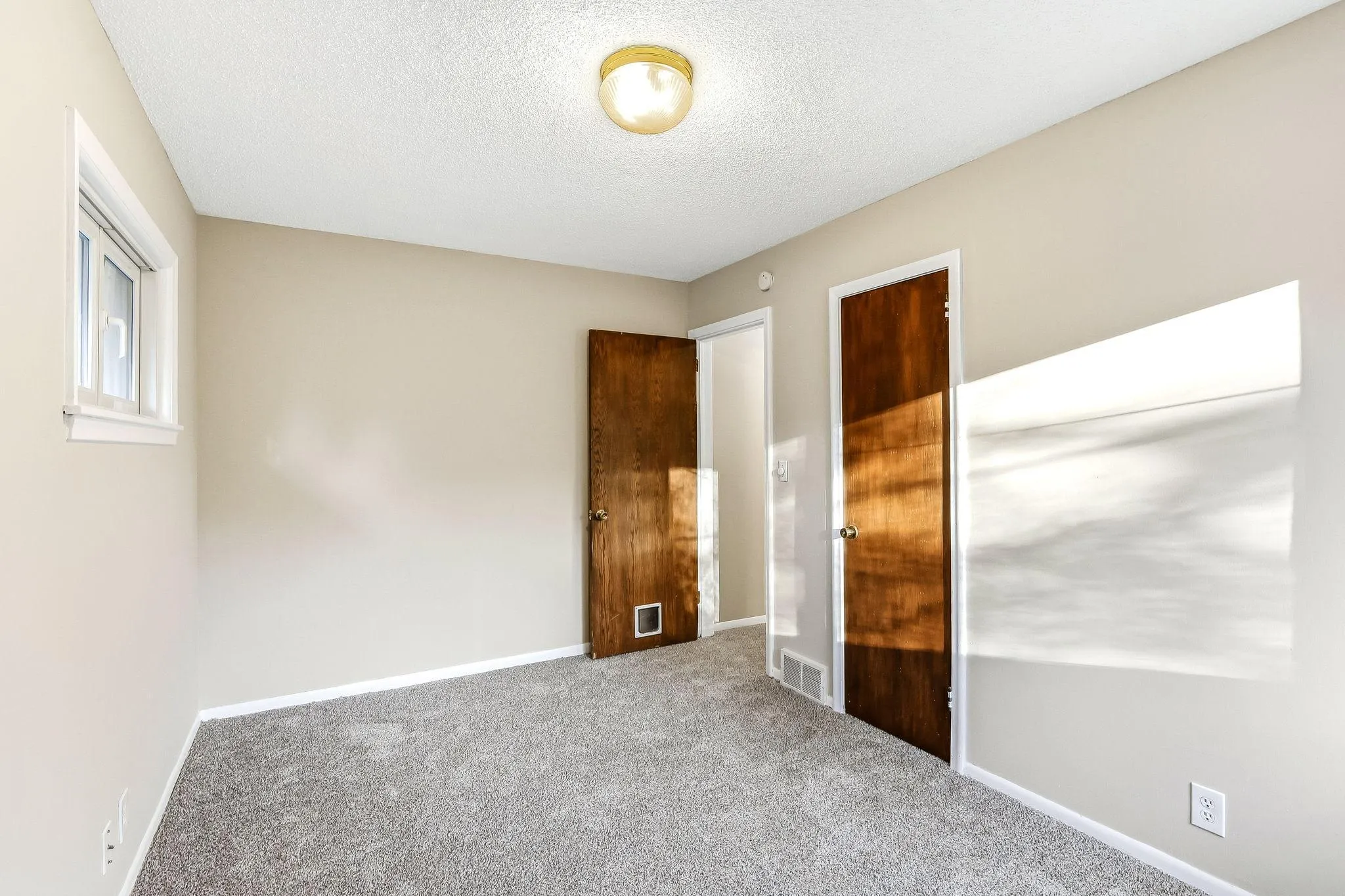Photo 14 of 4407 Washington Ne Street