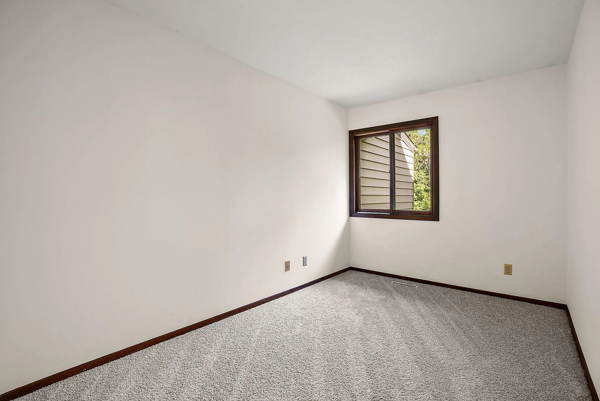 Photo 13 of 4731 Spring Circle