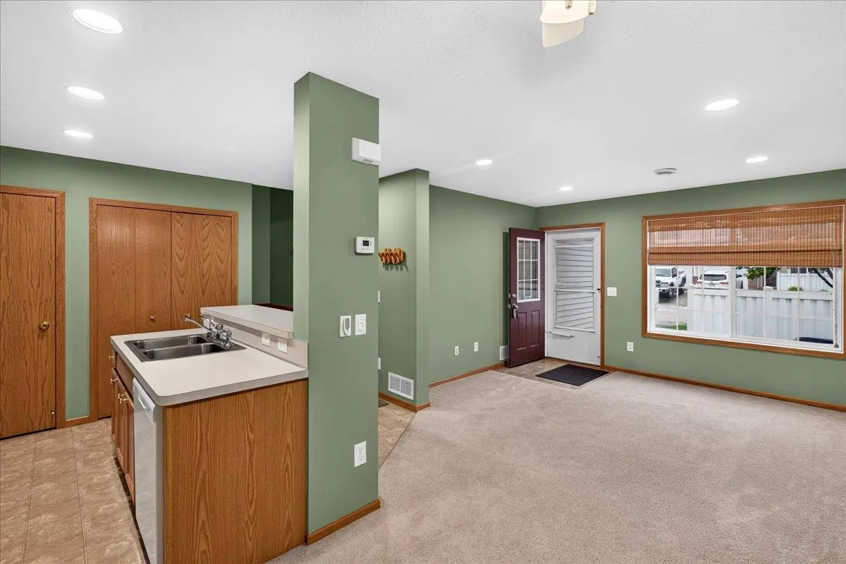 Photo 10 of 7104 Quail Ne Avenue