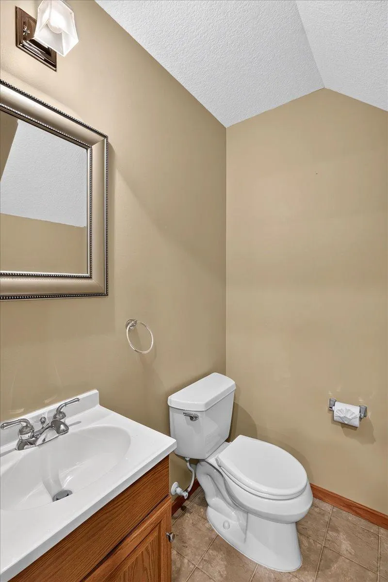 Photo 12 of 7104 Quail Ne Avenue