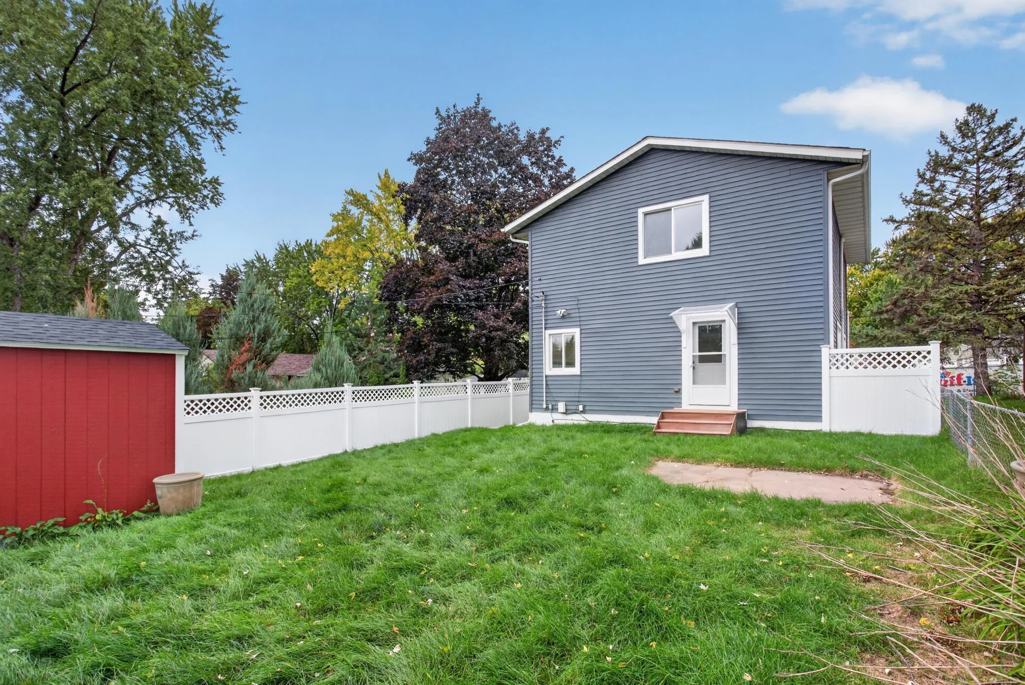 Photo 33 of 909 8th S Avenue