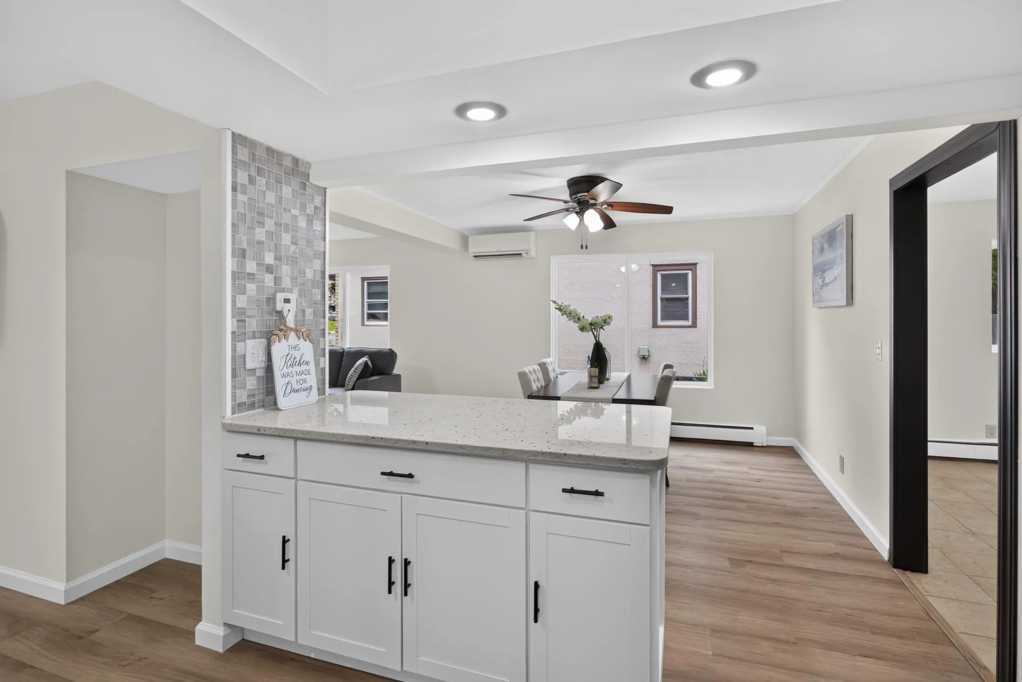Photo 6 of 909 8th S Avenue