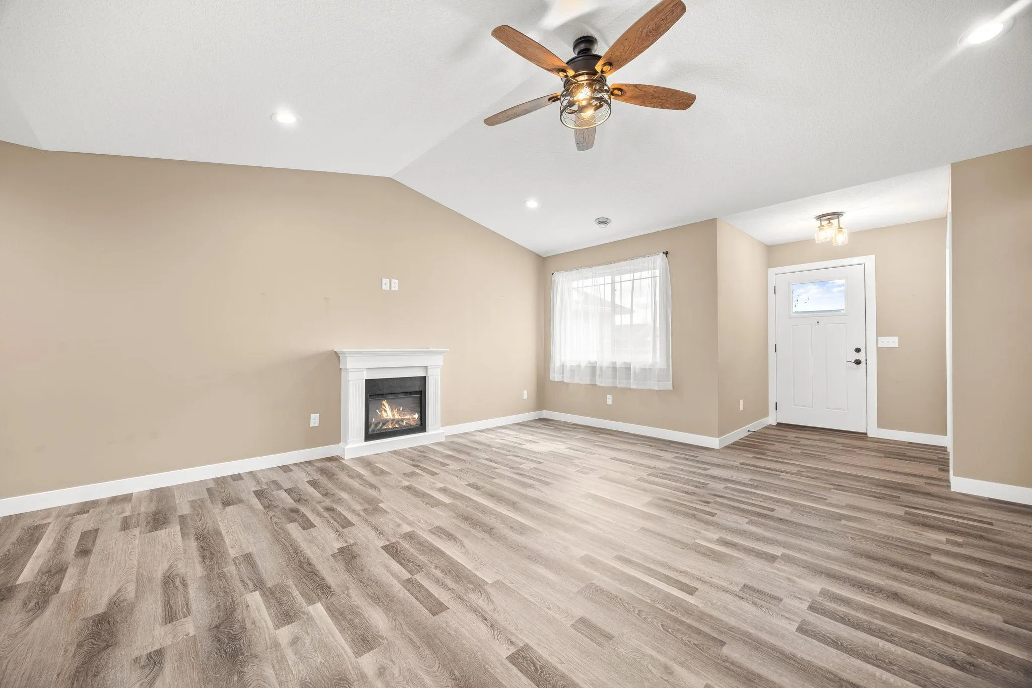Photo 5 of 38820 Maple Court