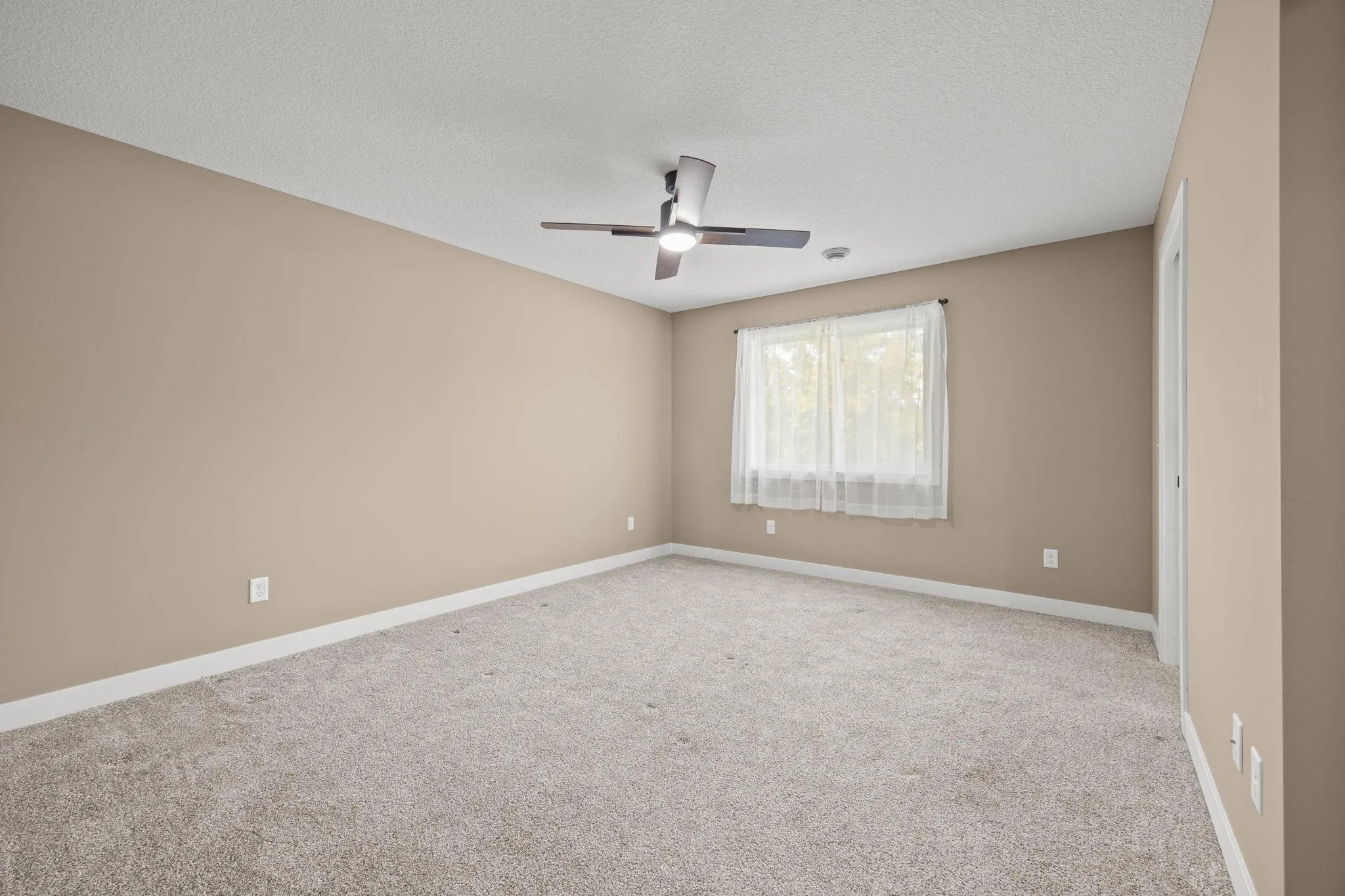 Photo 12 of 38820 Maple Court