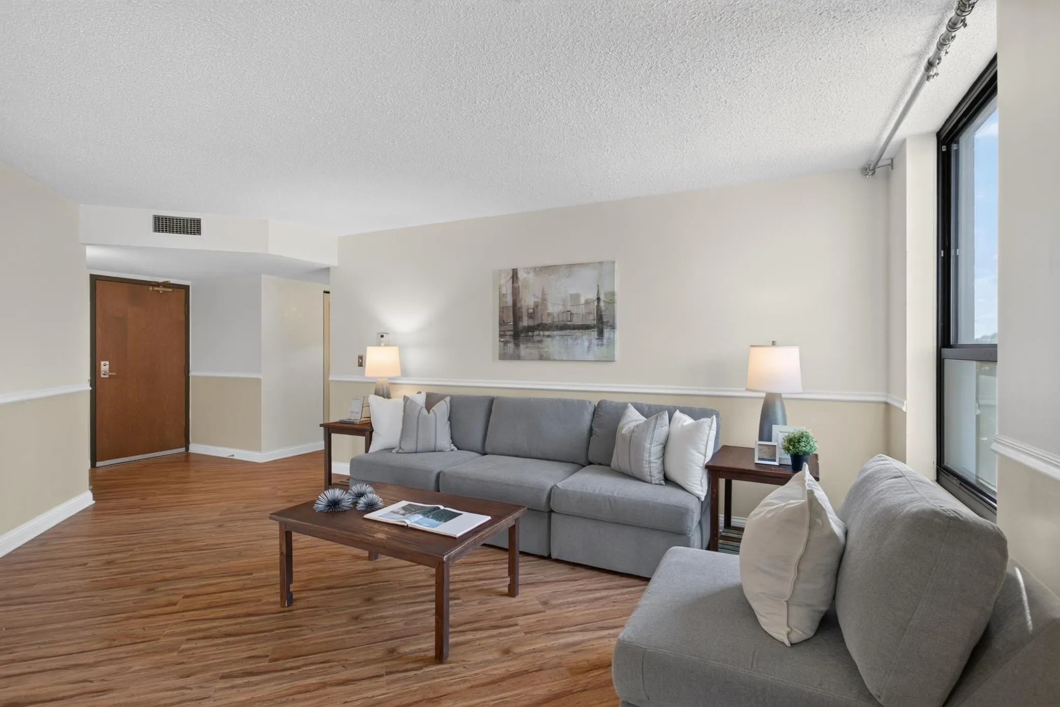 Photo 4 of 6615 Lake Shore S Drive Unit 304