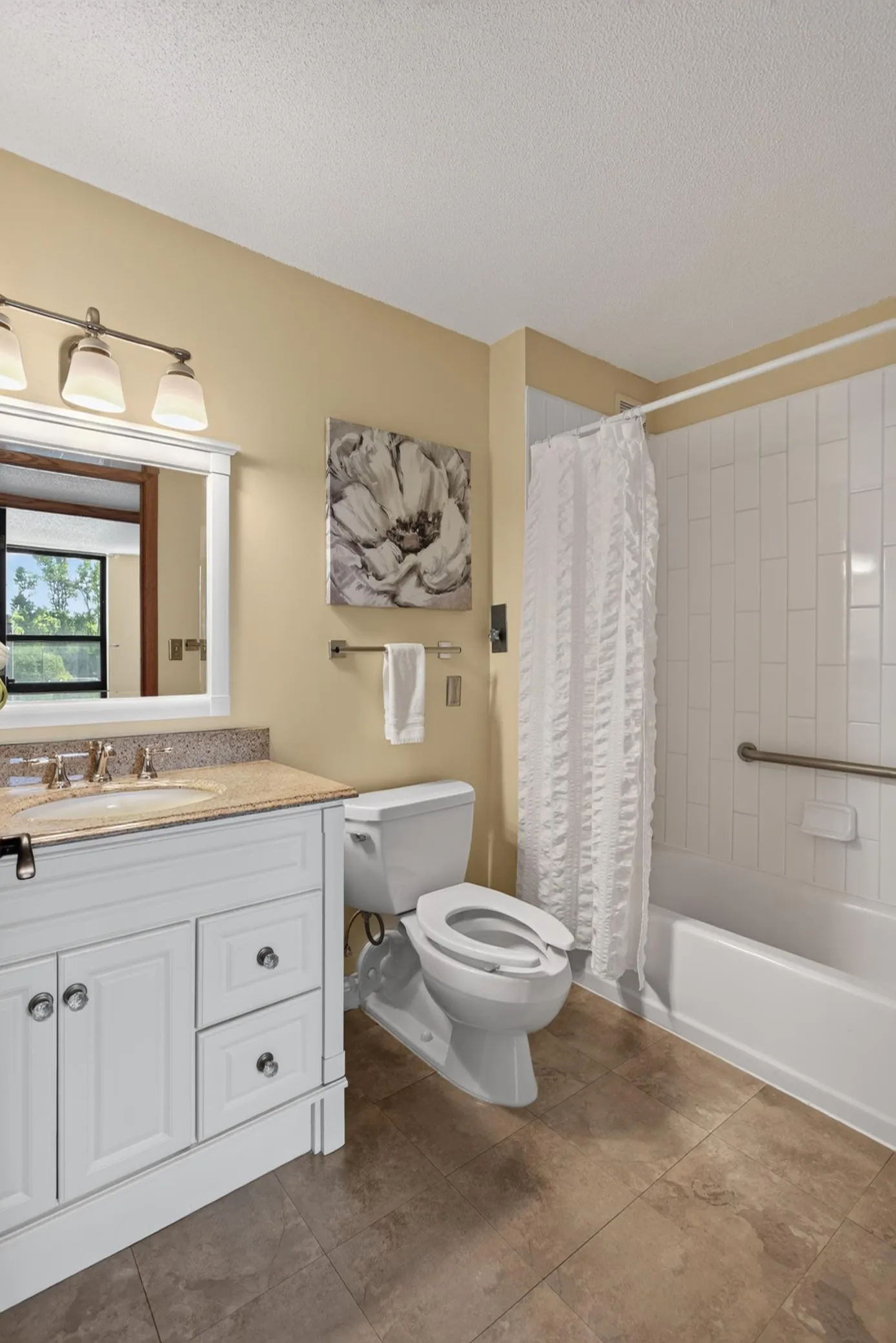 Photo 8 of 6615 Lake Shore S Drive Unit 304