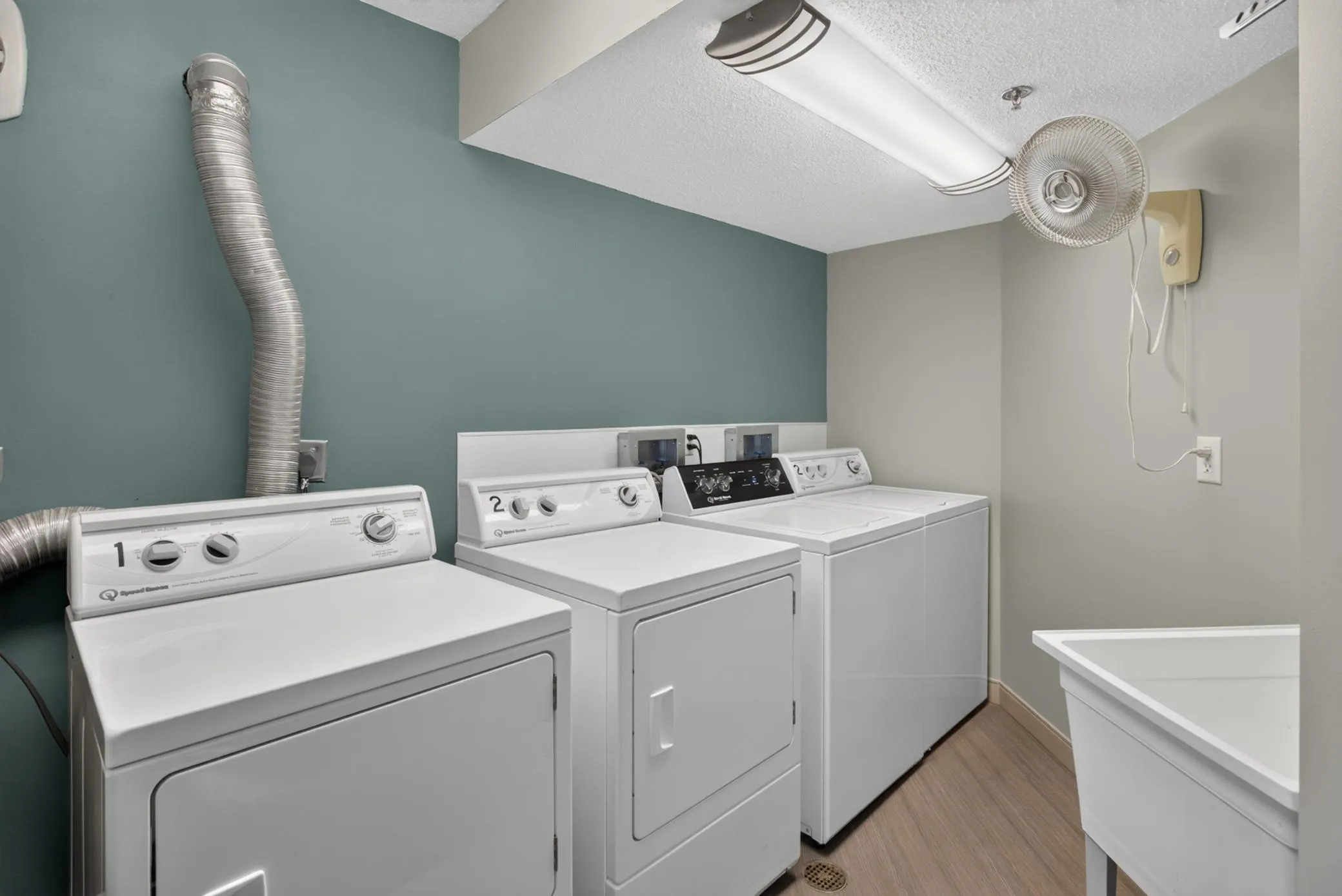 Photo 11 of 6615 Lake Shore S Drive Unit 304