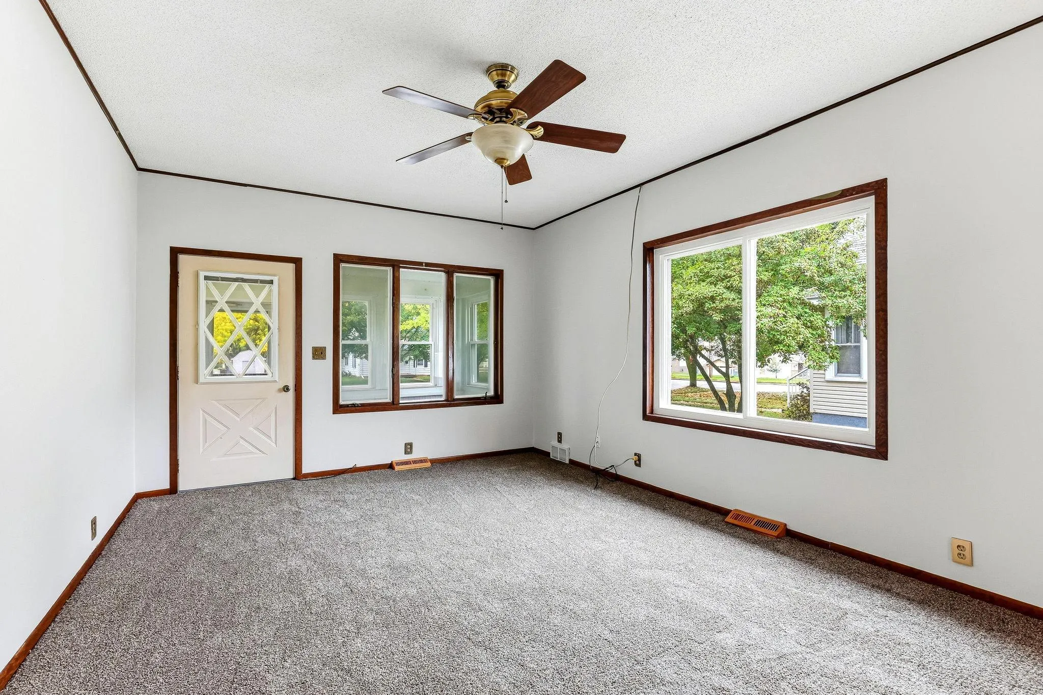 Photo 6 of 247 W 6th Street
