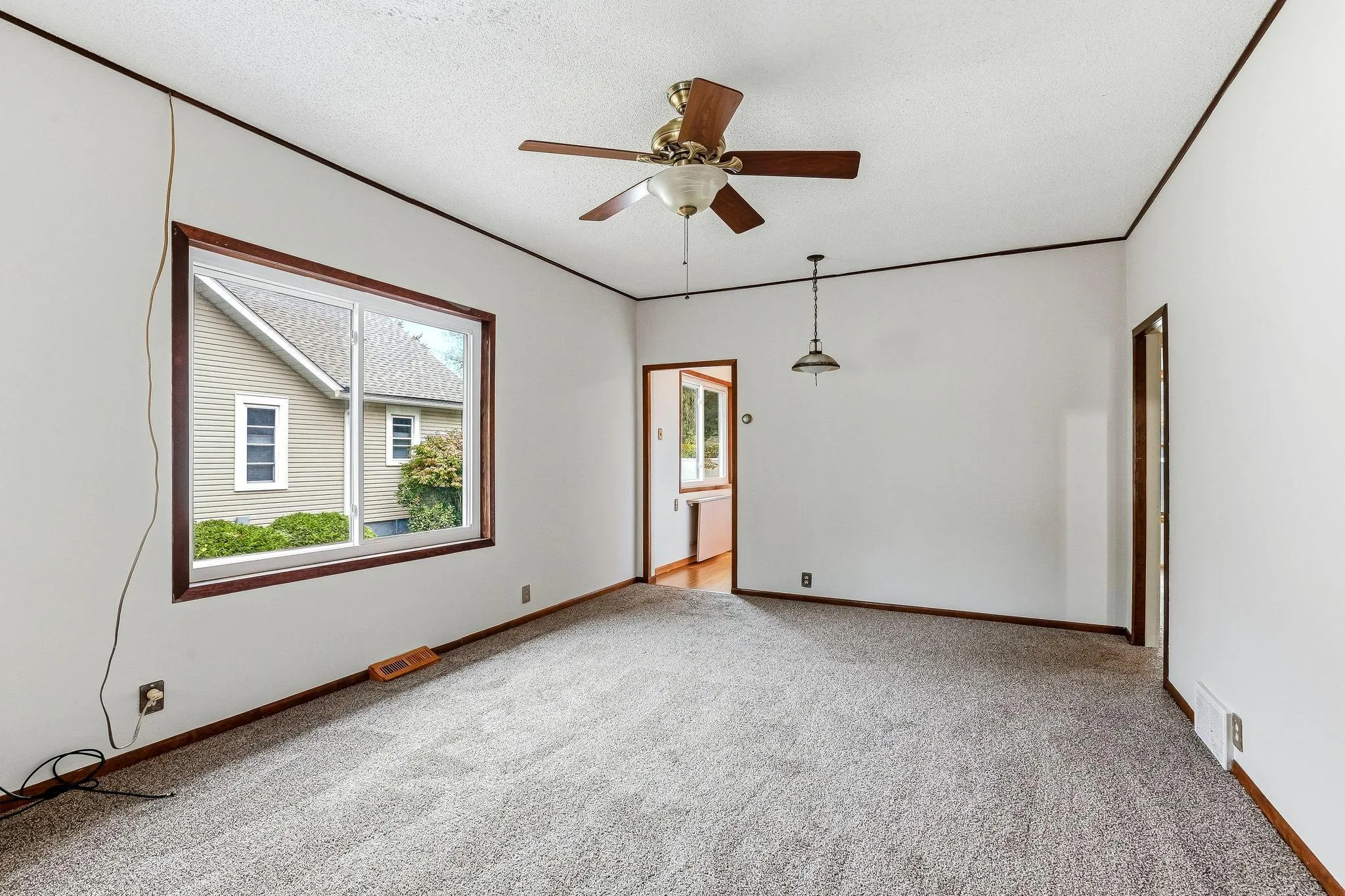 Photo 5 of 247 W 6th Street