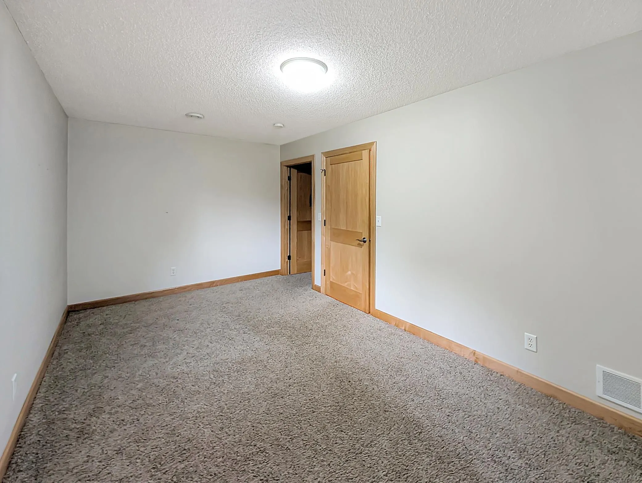 Photo 14 of 22516 Evergreen Circle