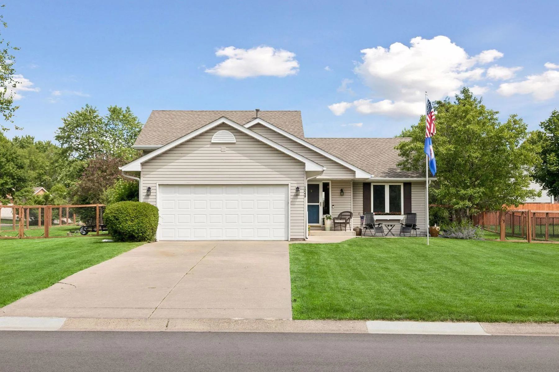 Photo 4 of 1049 Bonnieview Drive
