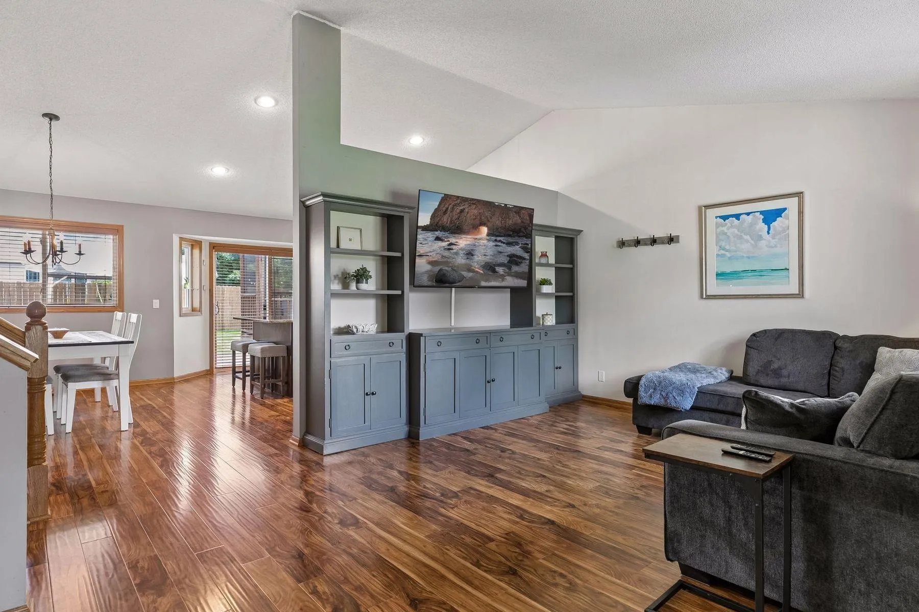 Photo 6 of 1049 Bonnieview Drive